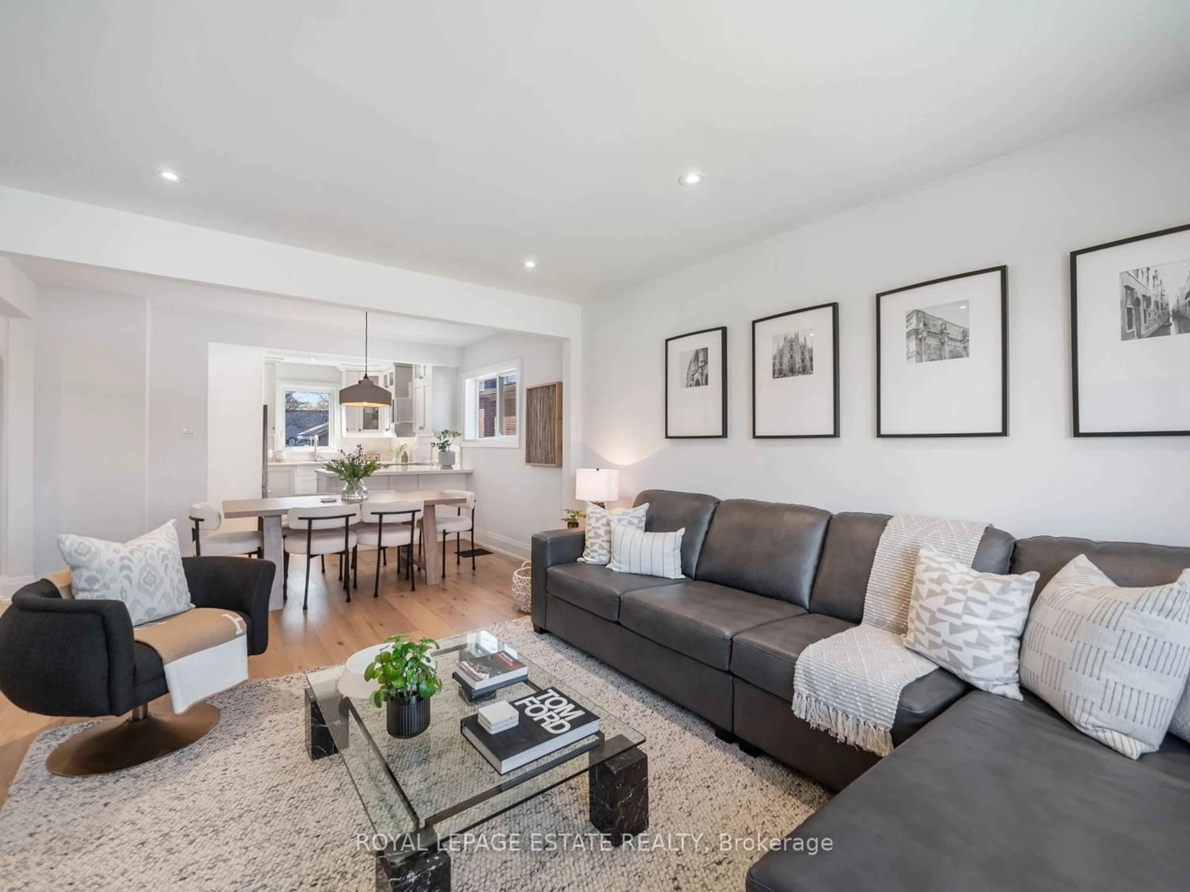 Living room for 32 Glen Everest Rd, Toronto Ontario M1N 1J3