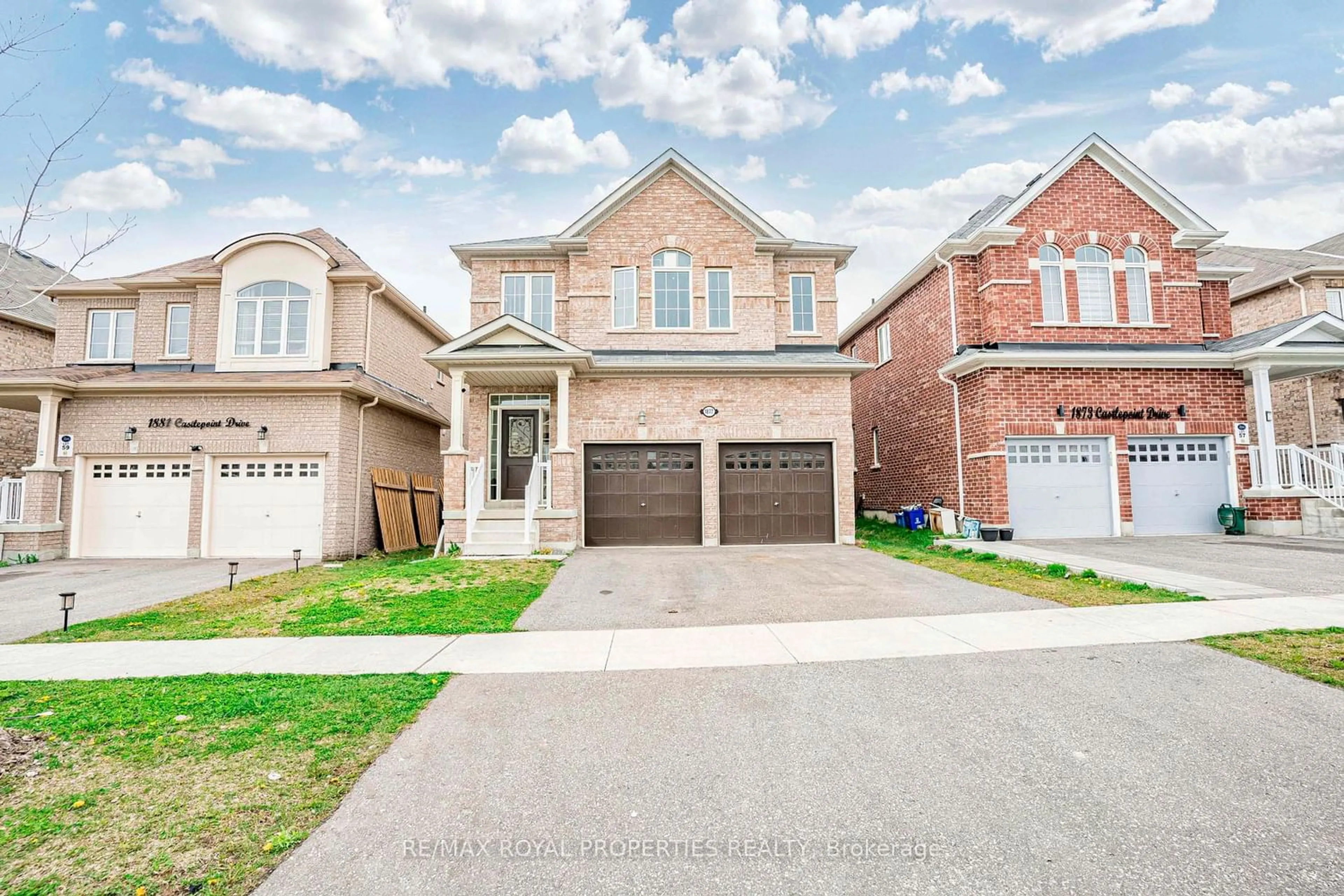 Home with brick exterior material for 1877 Castlepoint Dr, Oshawa Ontario L1K 0M9