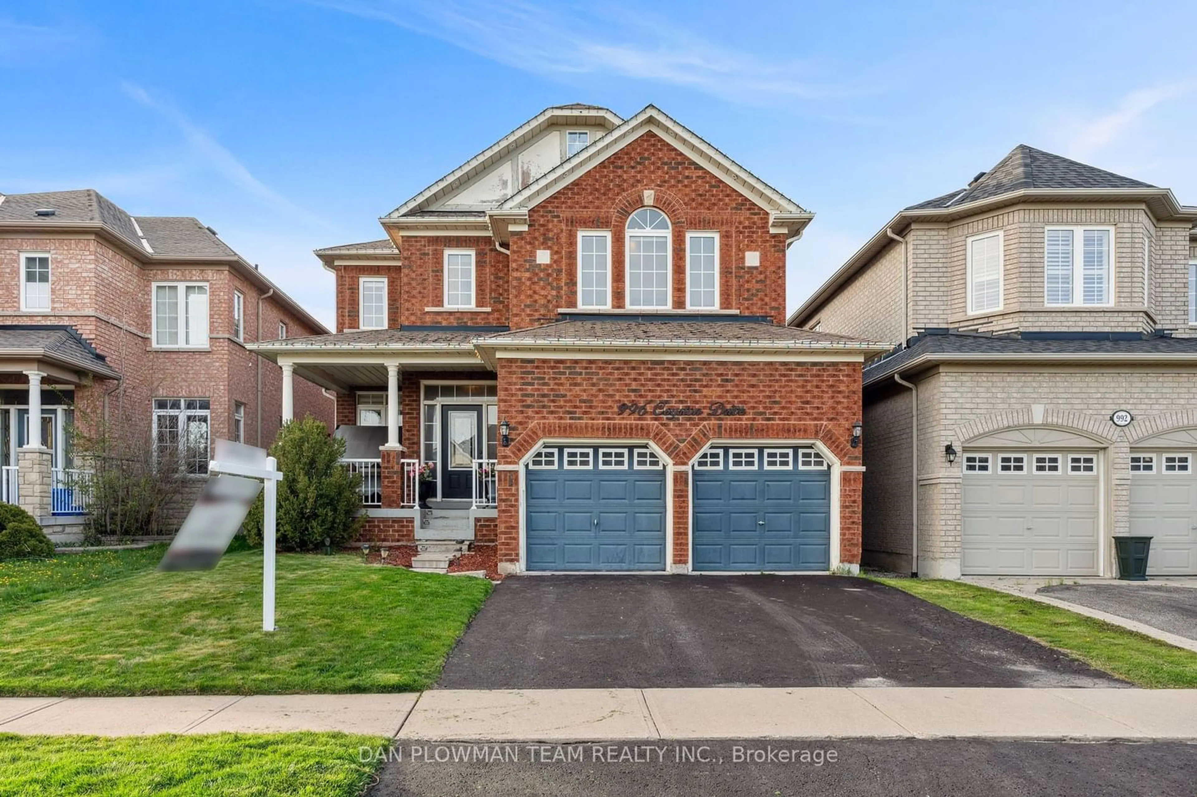 Home with brick exterior material for 996 Coyston Dr, Oshawa Ontario L1K 3C4