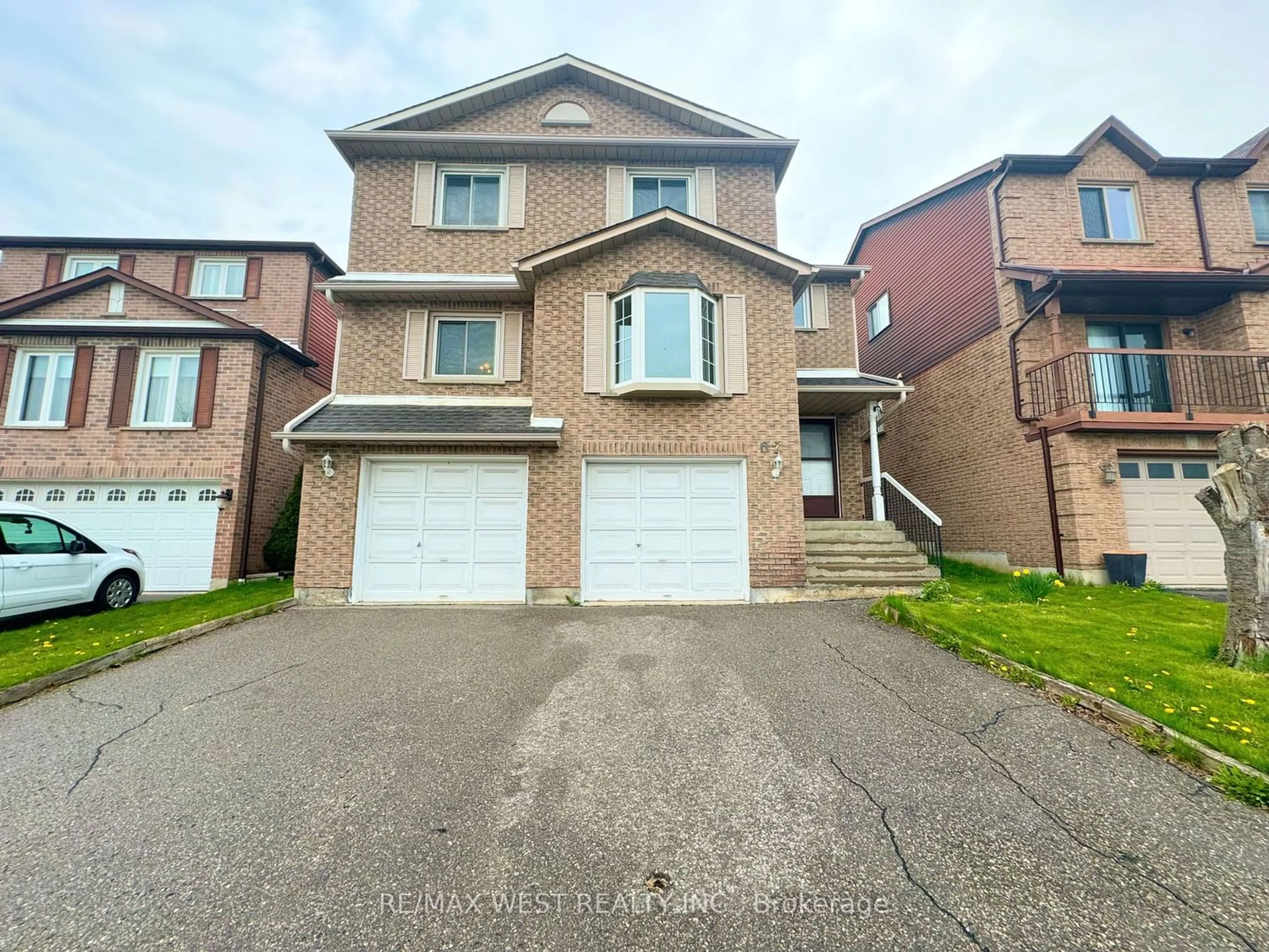 Frontside or backside of a home for 62 Reed Dr, Ajax Ontario L1S 6T3