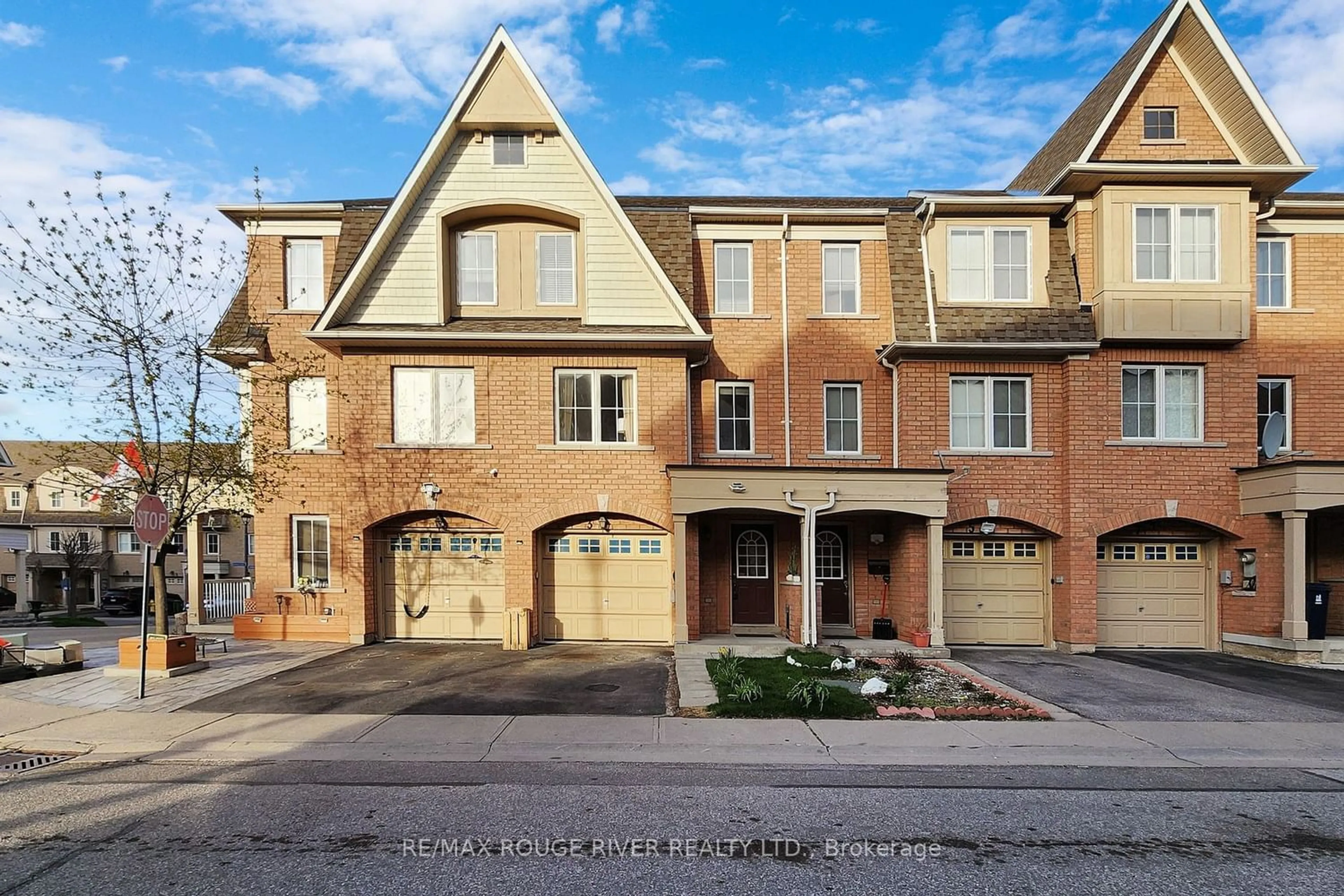 A pic from exterior of the house or condo for 3 Jenkinson Way, Toronto Ontario M1P 5H5