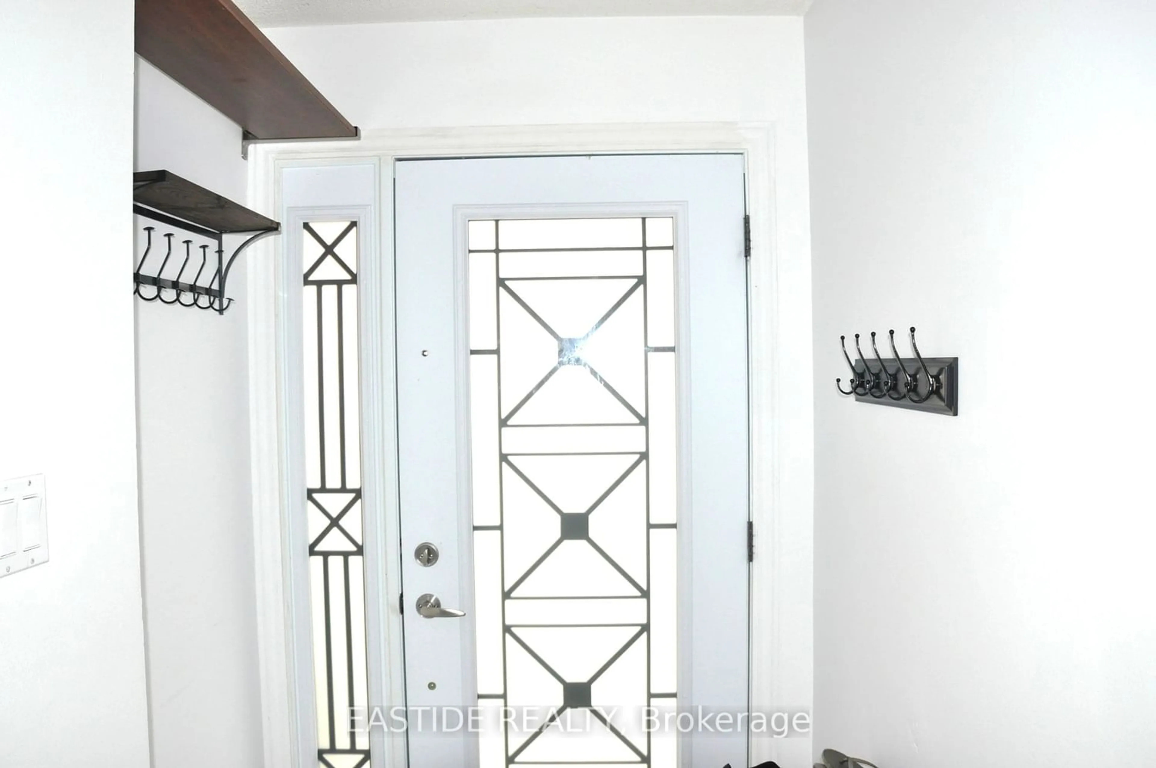 Indoor entryway for 5021 Sheppard Ave #13, Toronto Ontario M1S 4R6