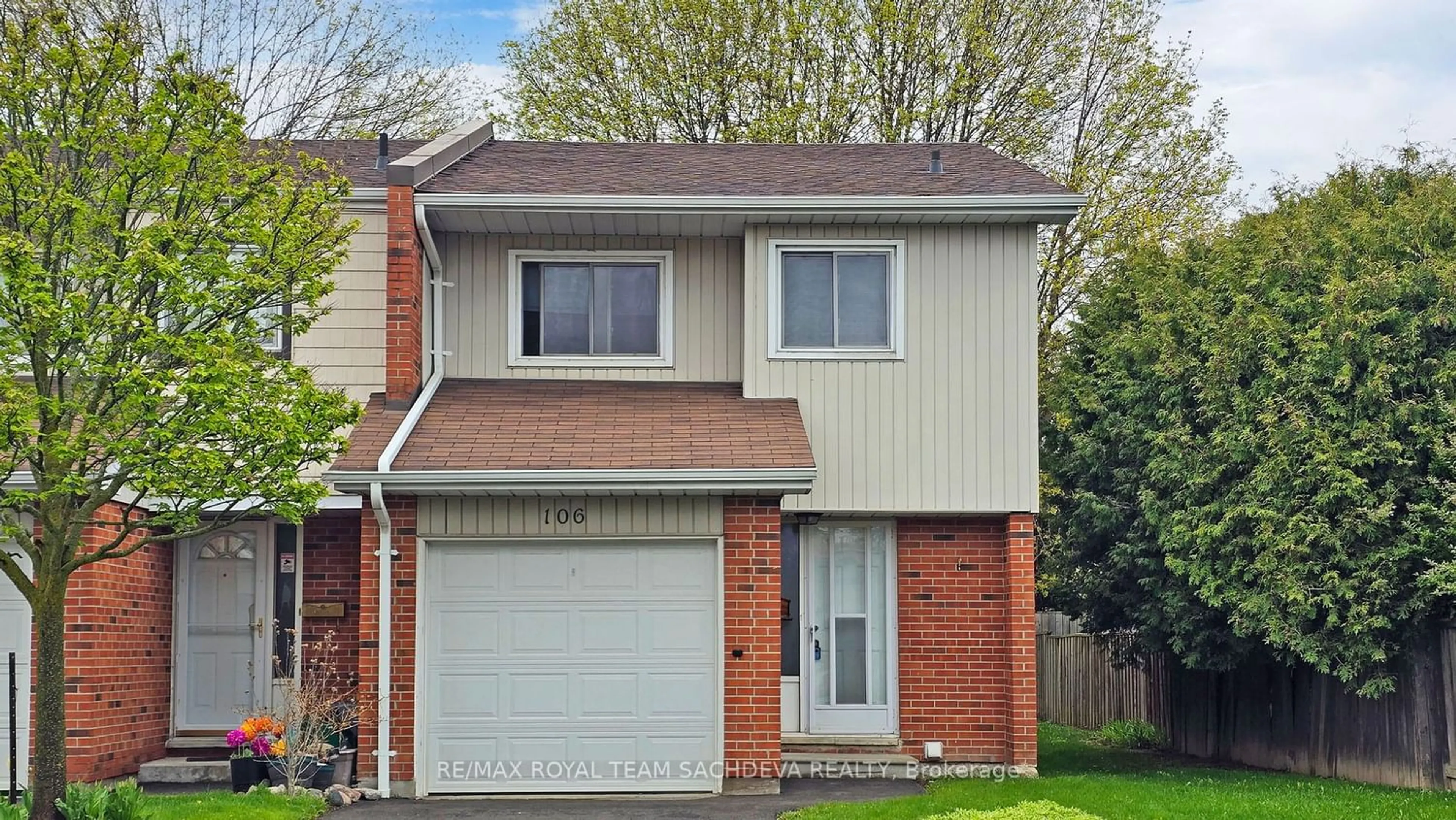 A pic from exterior of the house or condo for 1975 Rosefield Rd #106, Pickering Ontario L1V 3E3