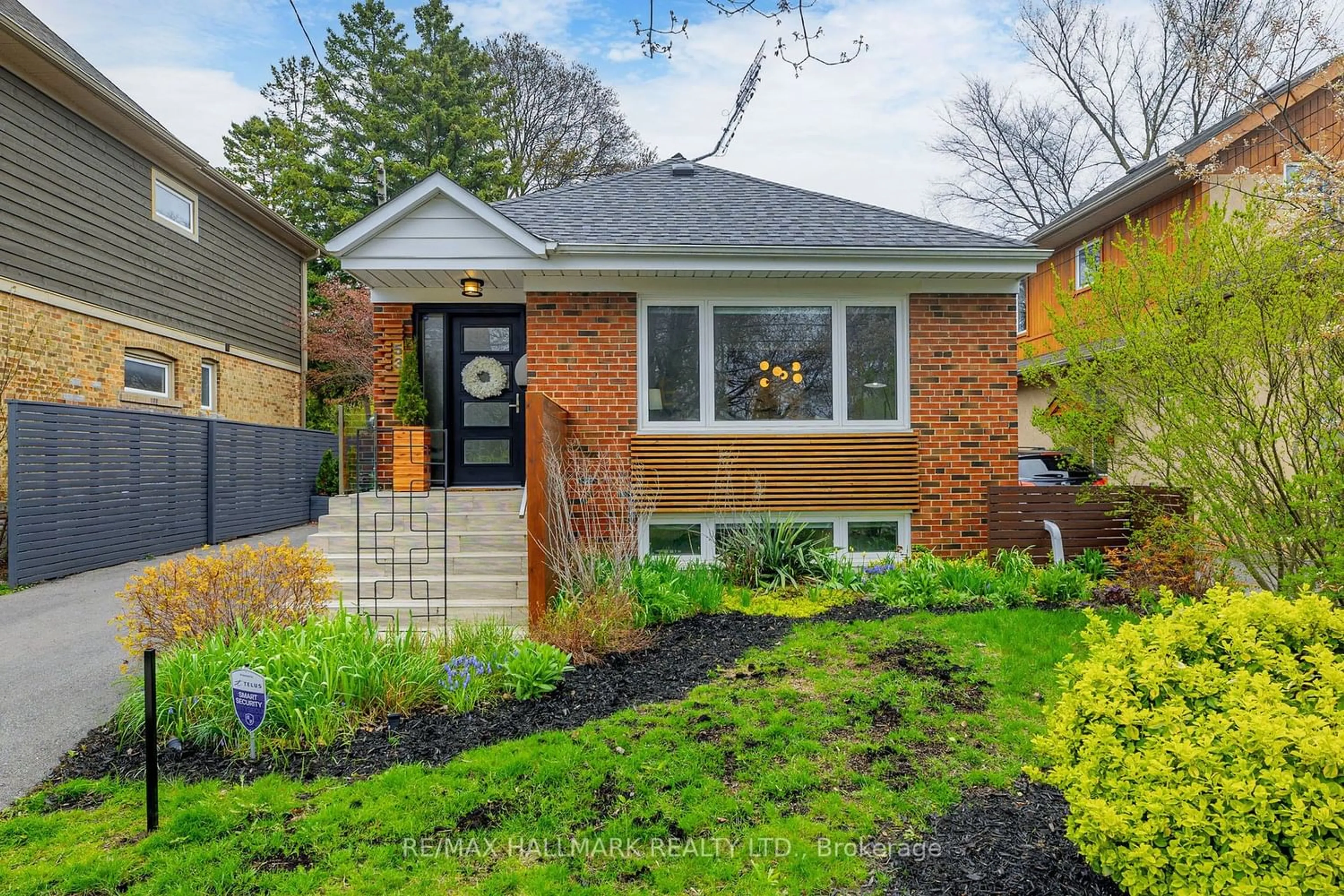 Home with brick exterior material for 53 Presley Ave, Toronto Ontario M1L 3P4
