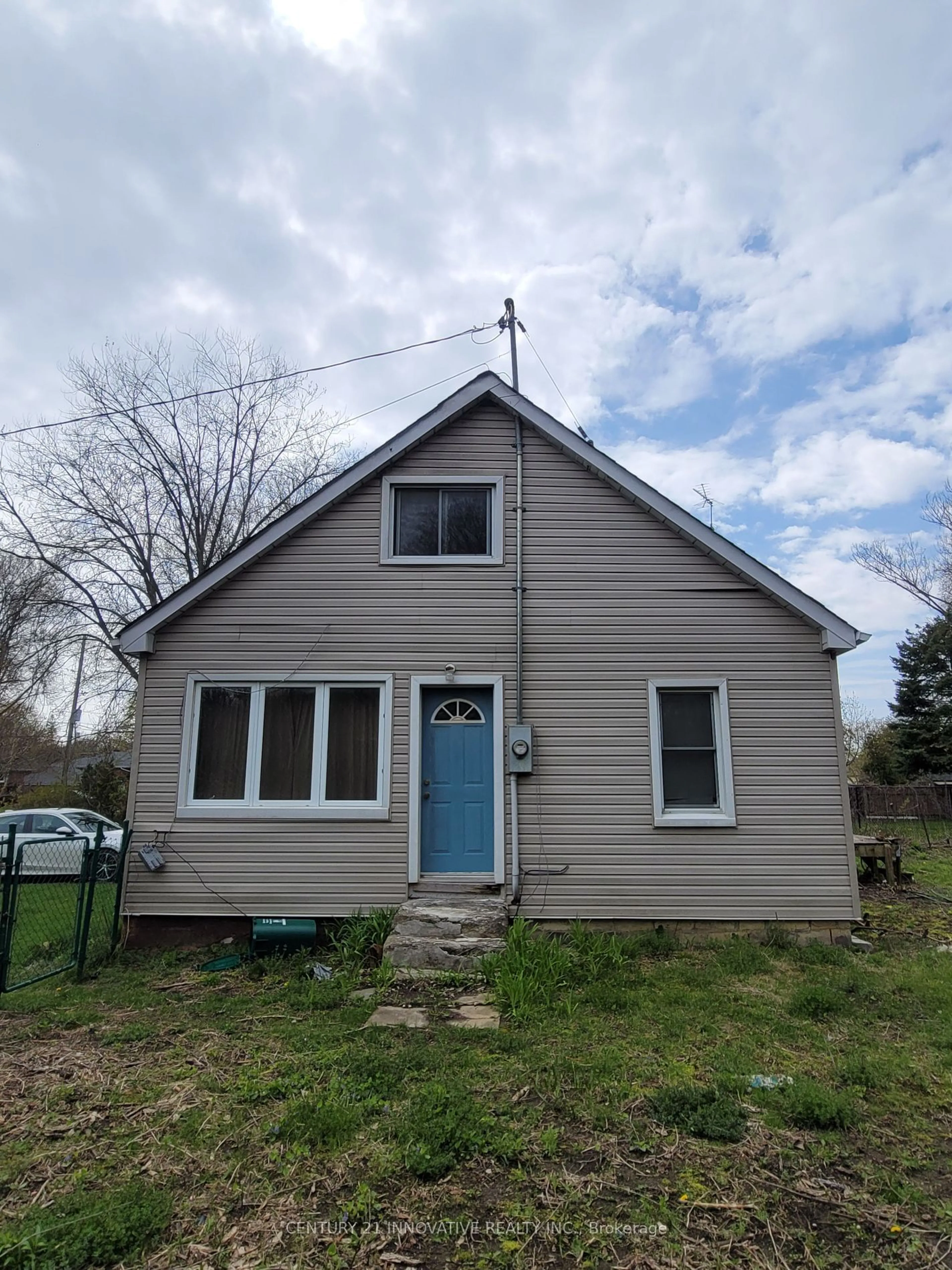 Frontside or backside of a home for 600 Hickory St, Whitby Ontario L1N 3X9