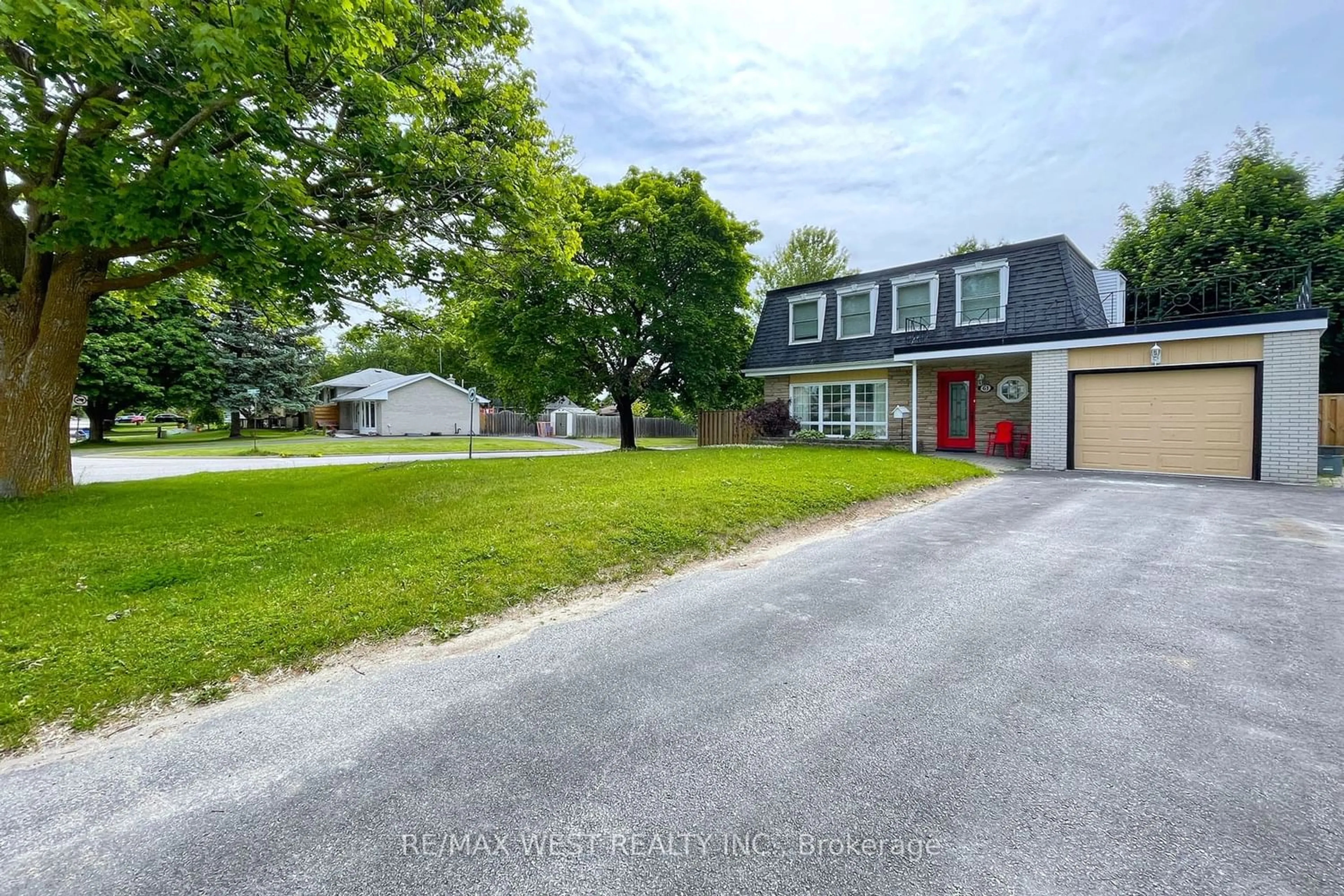 Frontside or backside of a home for 55 Oswell Dr, Ajax Ontario L1Z 0L4