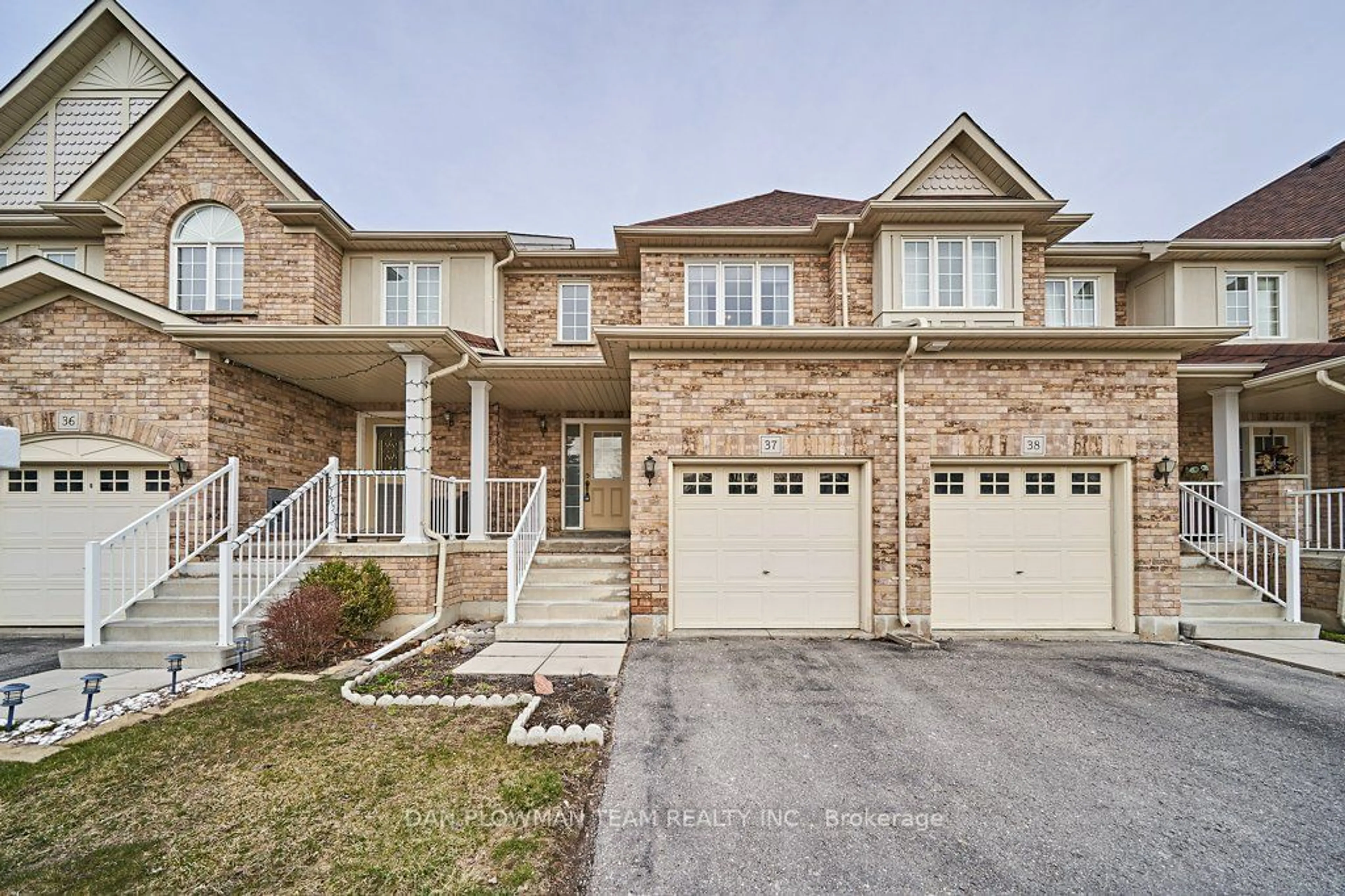 A pic from exterior of the house or condo for 1087 Ormond Dr #37, Oshawa Ontario L1K 0E7
