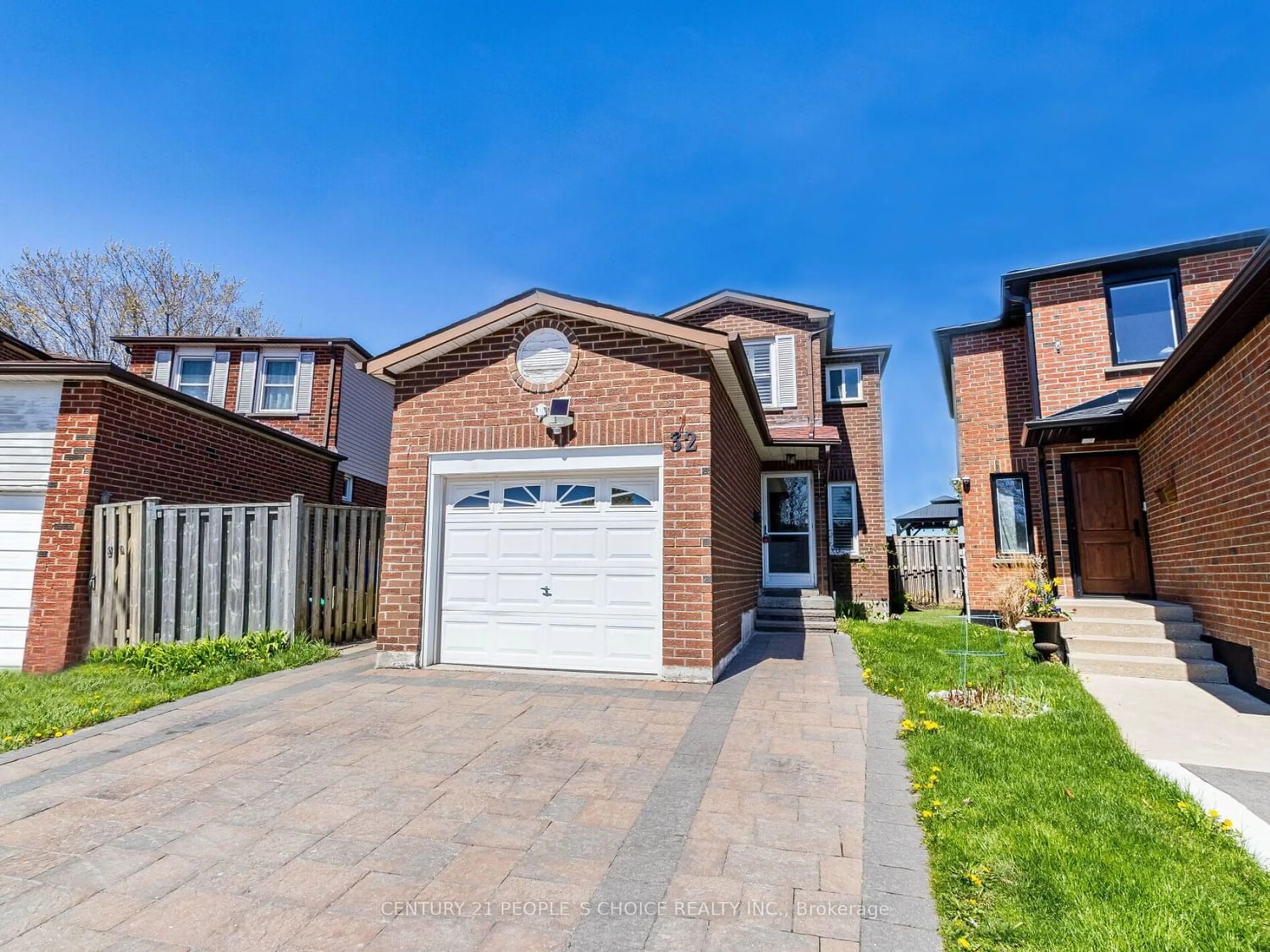 Home with brick exterior material for 32 Fieldside Dr, Toronto Ontario M1V 3C5