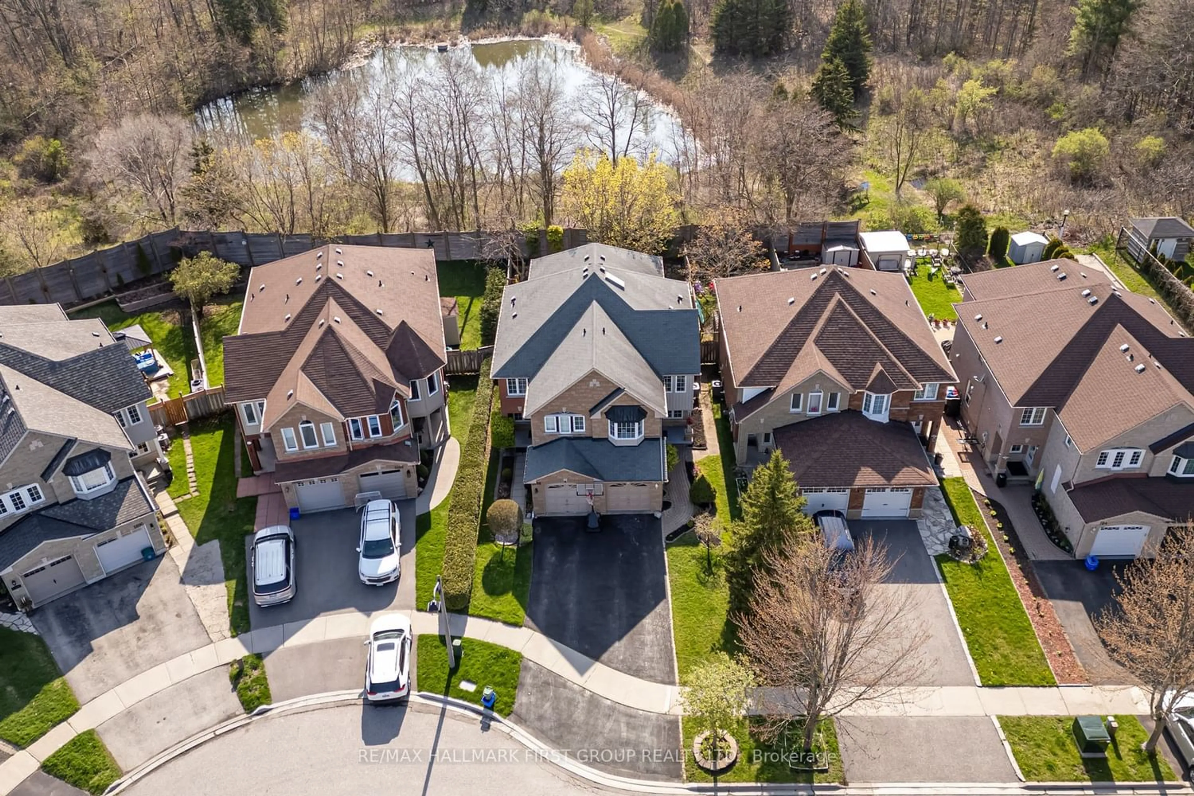 Frontside or backside of a home for 1698 Autumn Cres, Pickering Ontario L1V 6X5