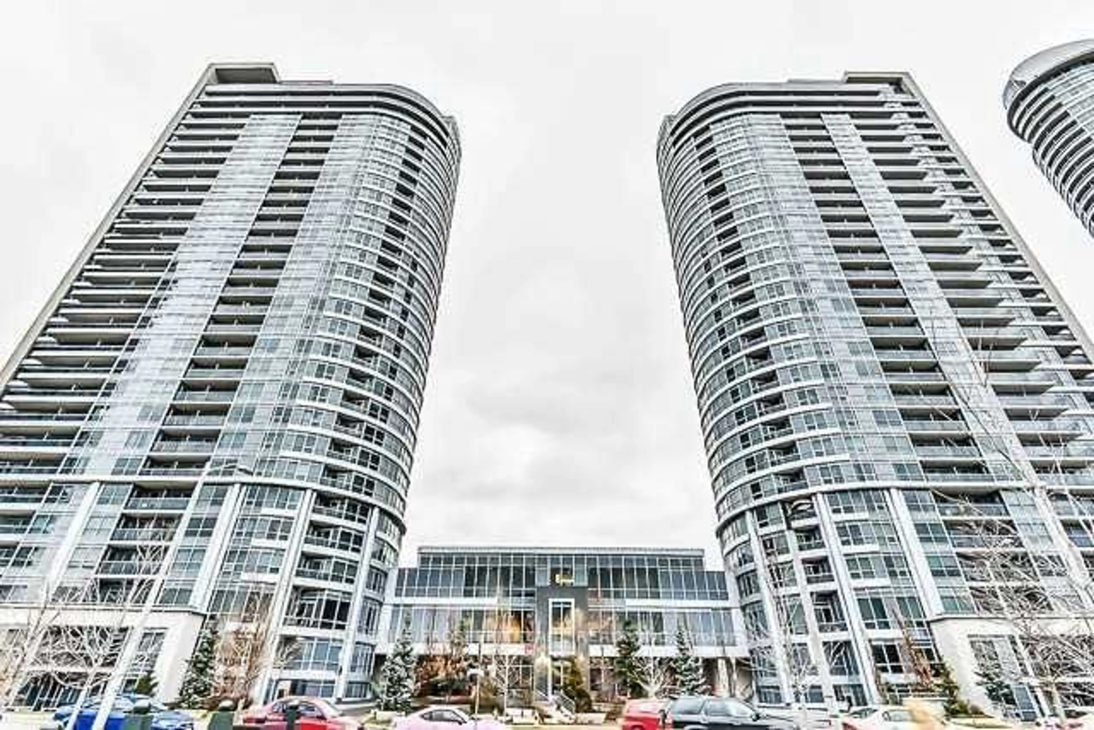 A pic from exterior of the house or condo for 181 Village Green Sq #814, Toronto Ontario M1S 0L3