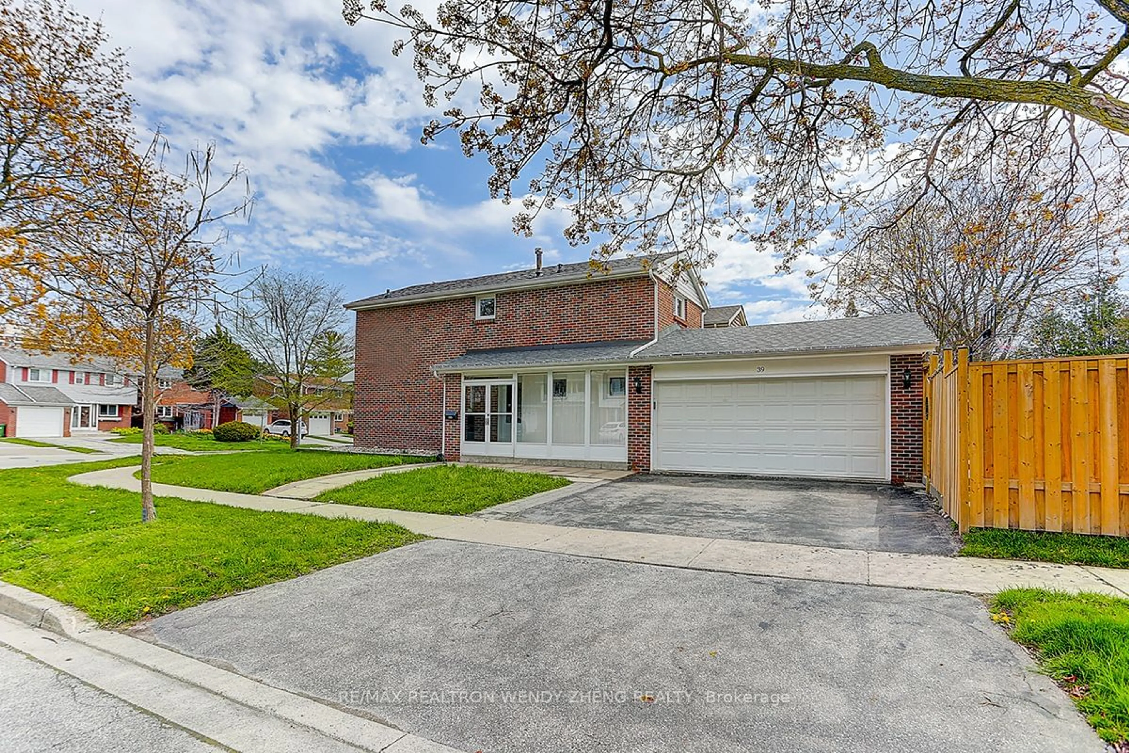 Home with brick exterior material for 39 Longford Cres, Toronto Ontario M1W 1P3