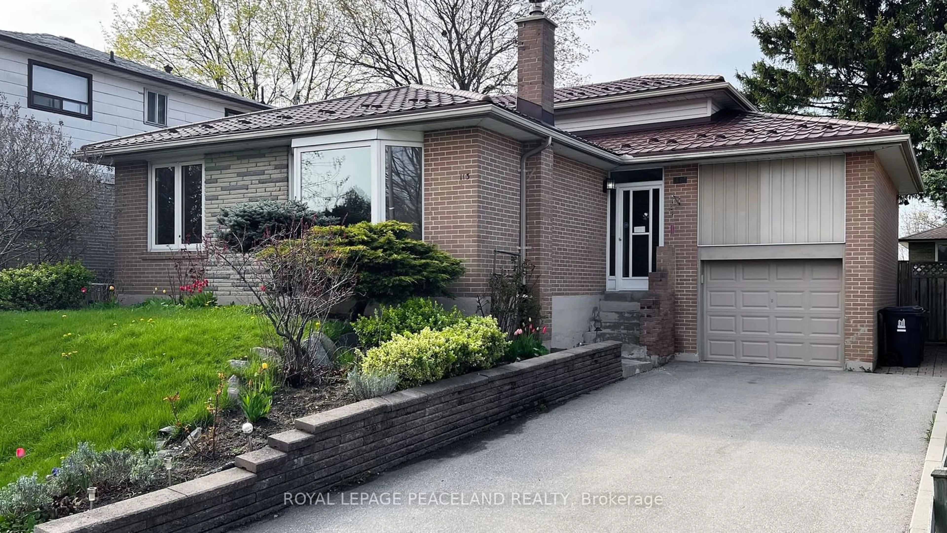Home with brick exterior material for 113 Cultra Sq, Toronto Ontario M1E 2E4