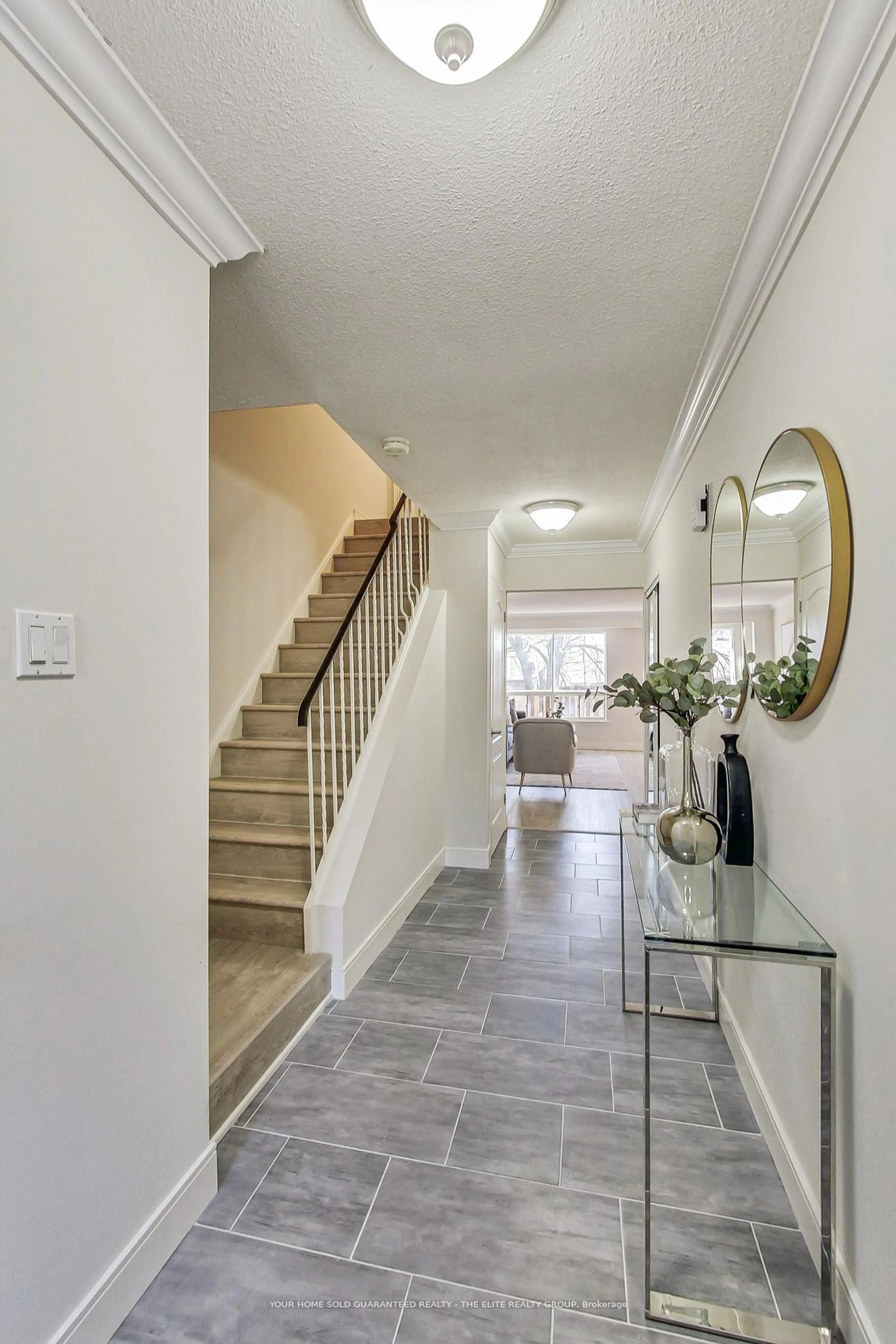Indoor entryway for 101 Dundalk Dr #35, Toronto Ontario M1P 4V1