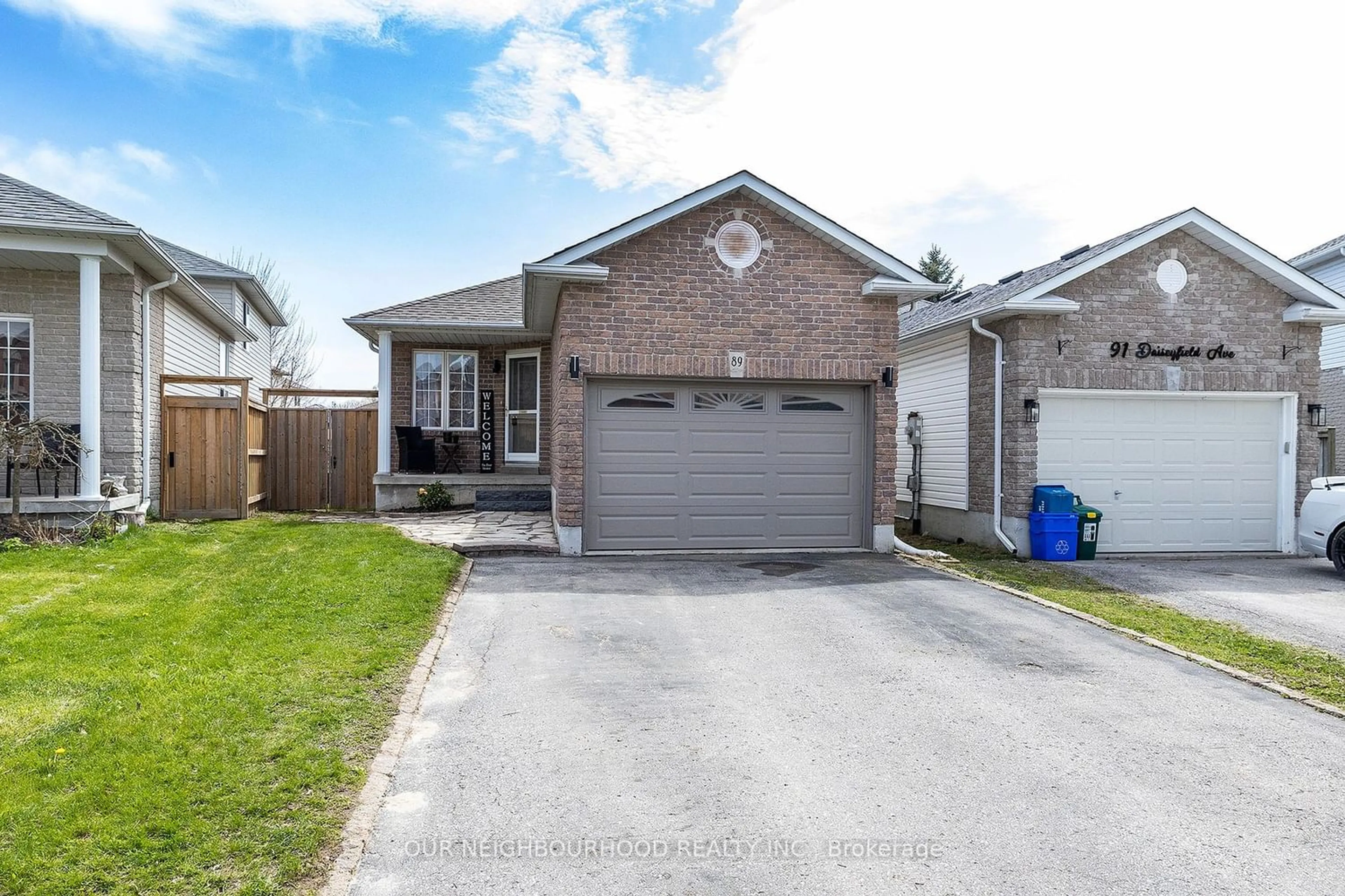 Frontside or backside of a home for 89 Daiseyfield Ave, Clarington Ontario L1E 3B3
