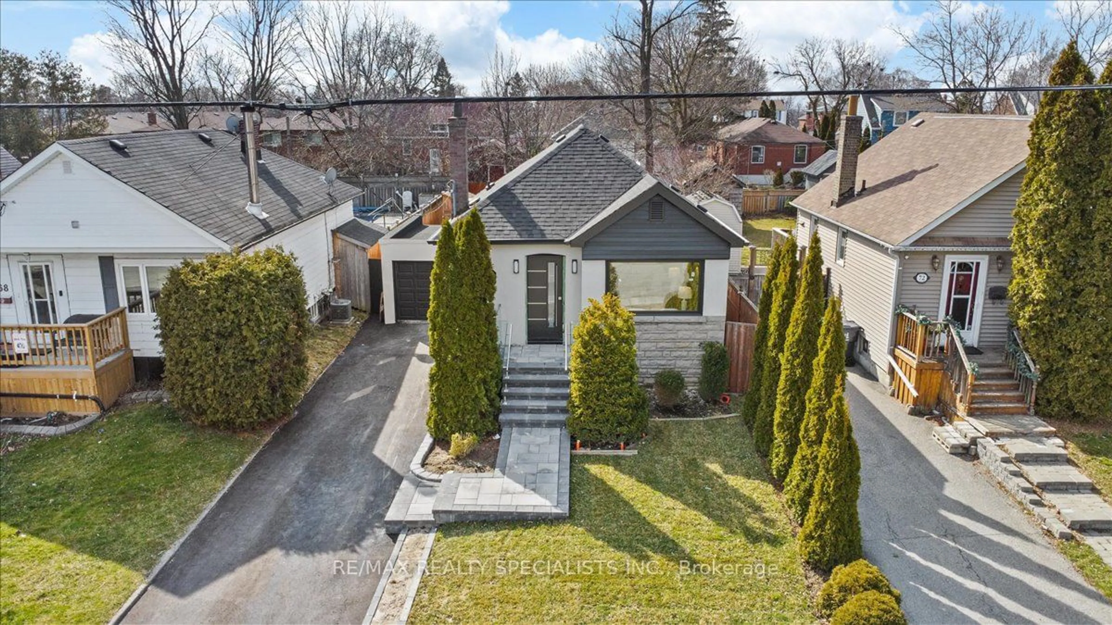 Frontside or backside of a home for 70 Atlee Ave, Toronto Ontario M1N 3X2