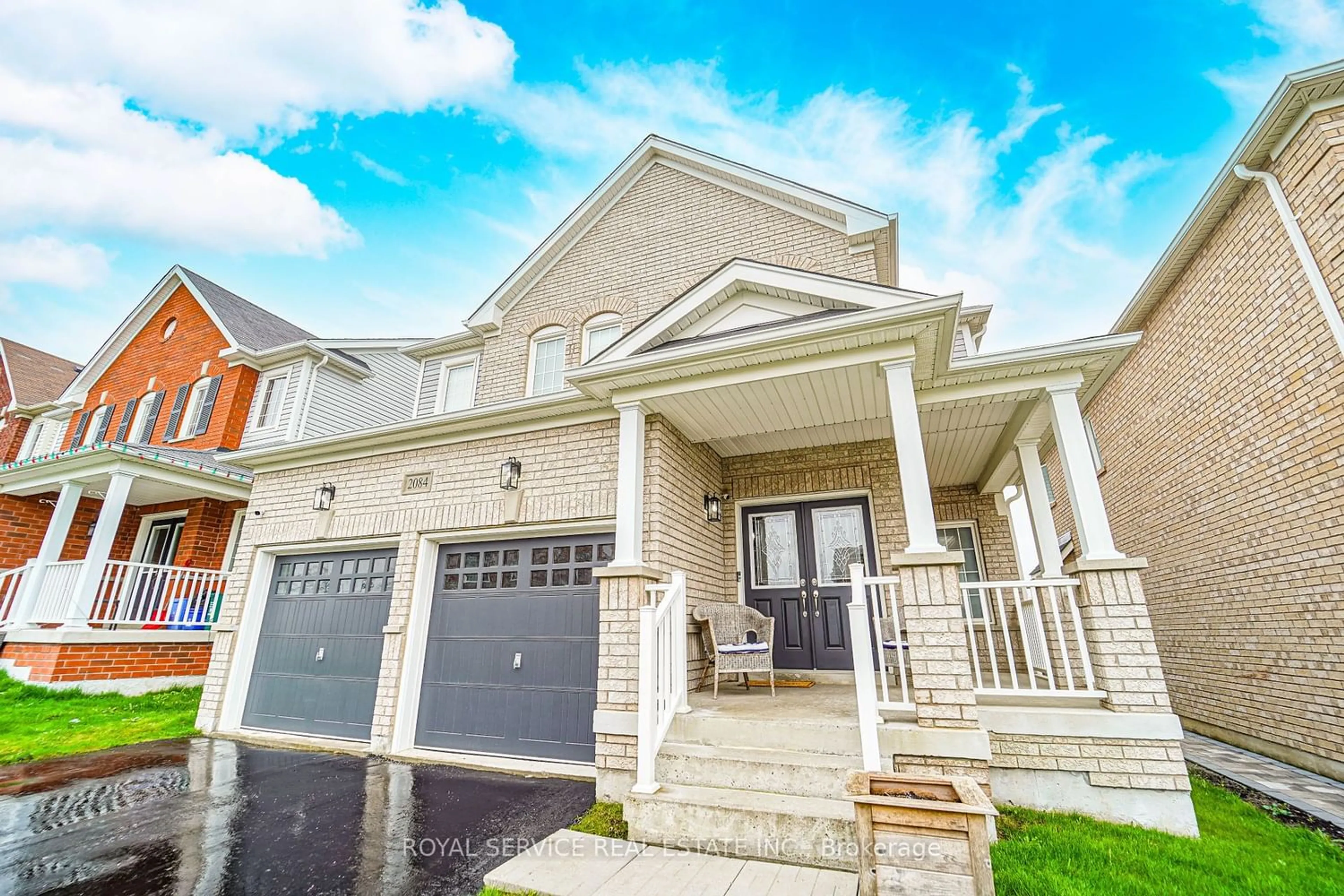 Frontside or backside of a home for 2084 Queensbury Dr, Oshawa Ontario L1K 0S1