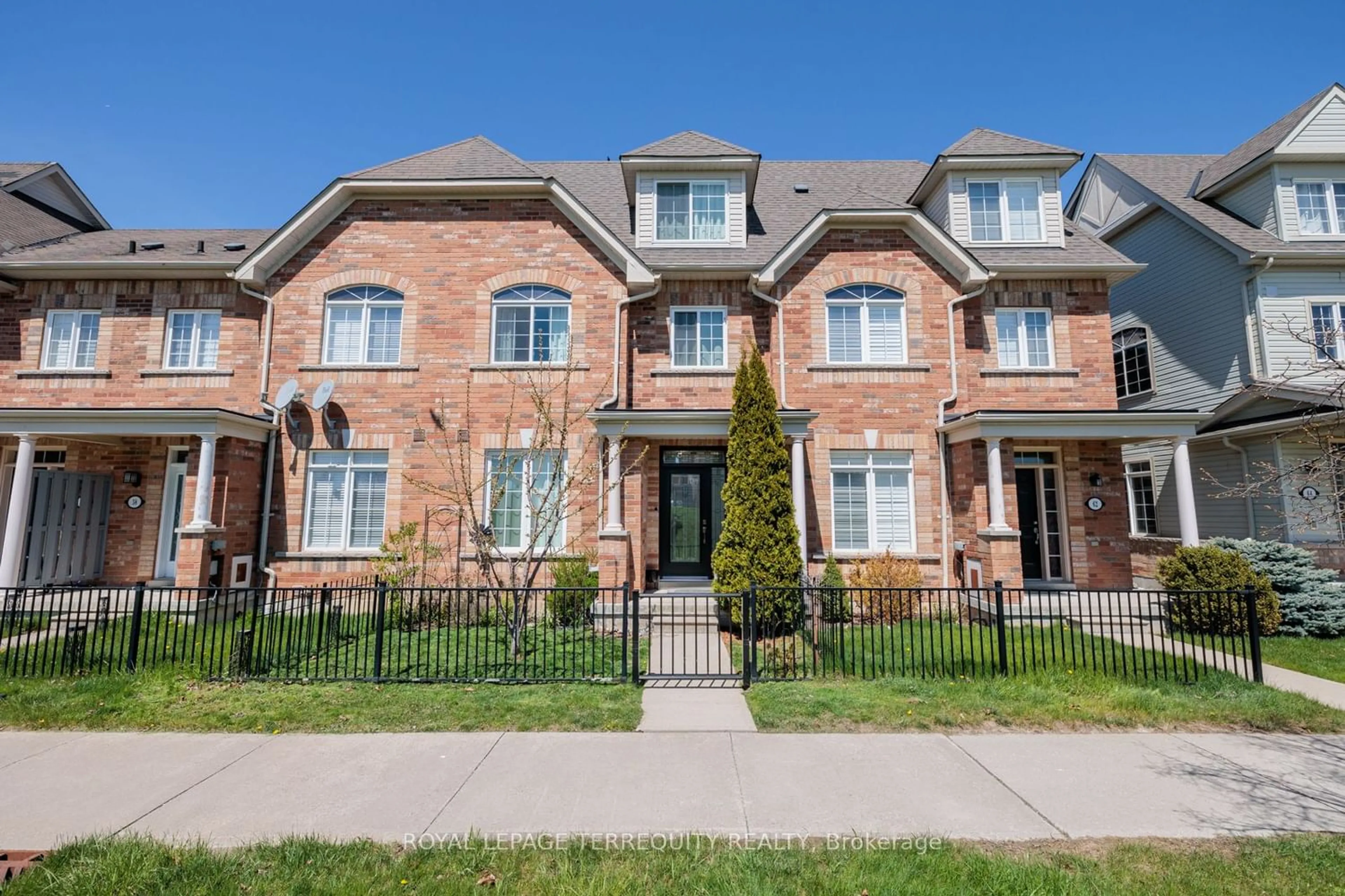 Home with brick exterior material for 60 Wicker Park Way, Whitby Ontario L1R 0C7