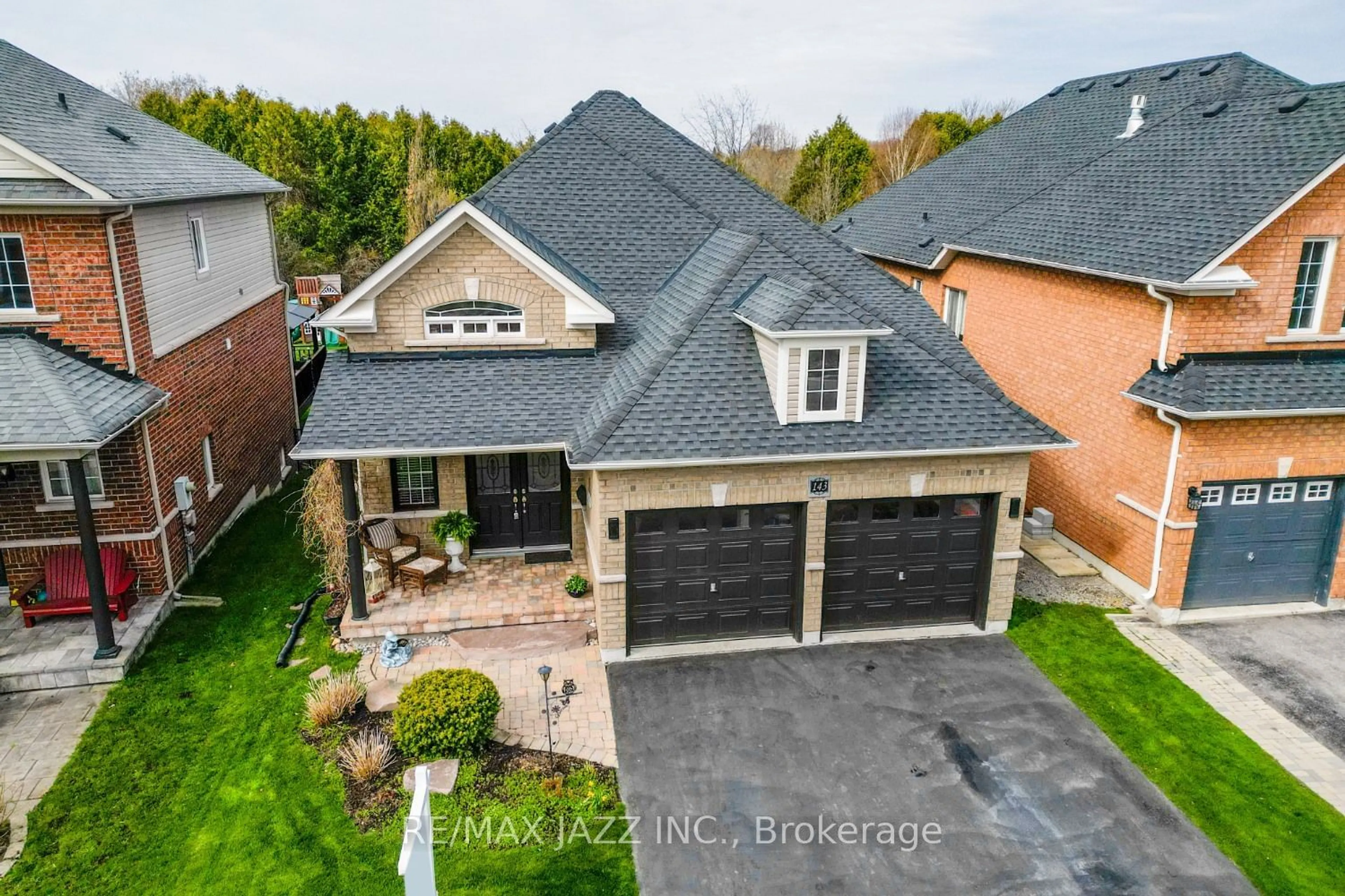 Frontside or backside of a home for 143 Nelson St, Clarington Ontario L1C 0A7