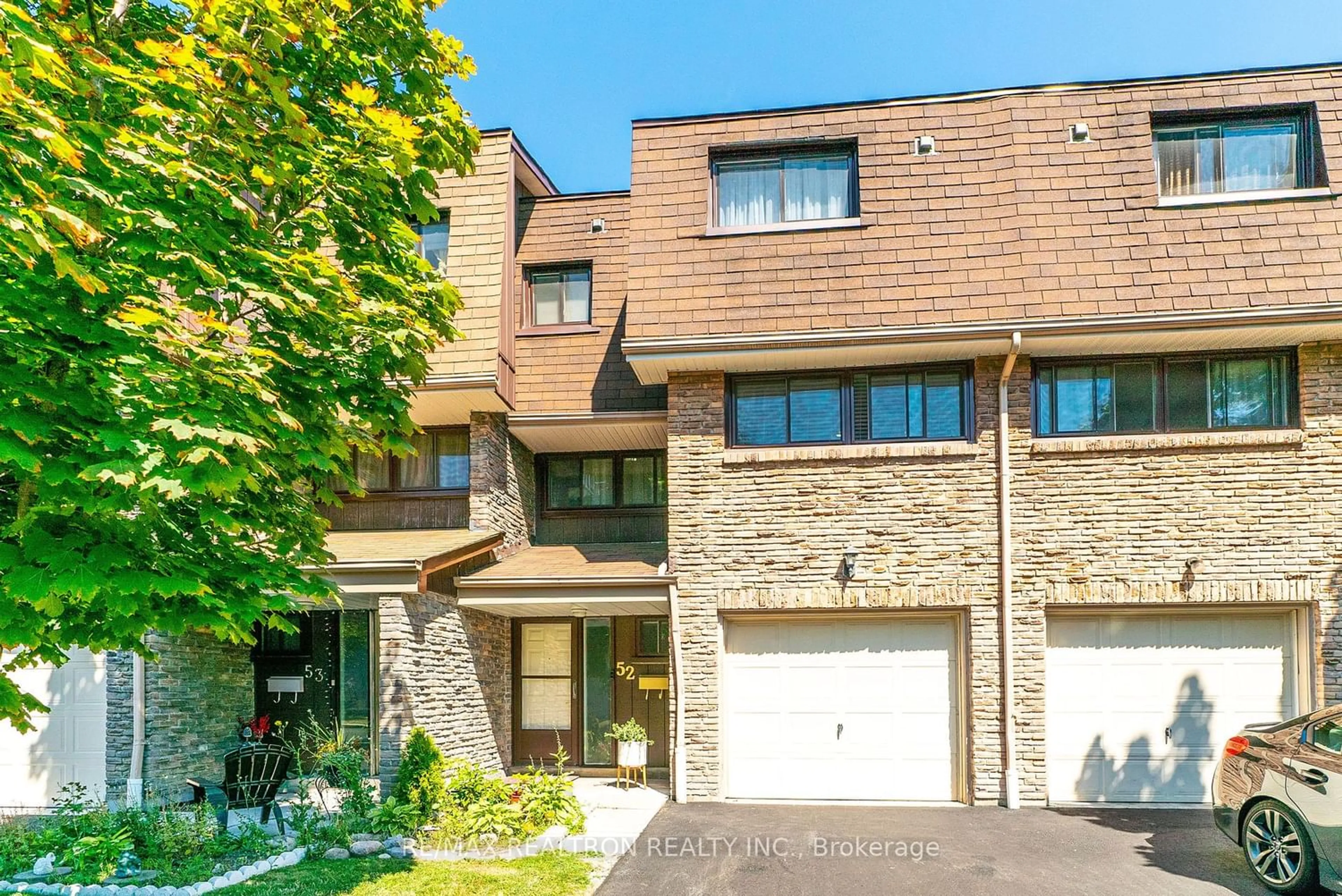 A pic from exterior of the house or condo for 1958 Rosefield Rd #52, Pickering Ontario L1V 3A9