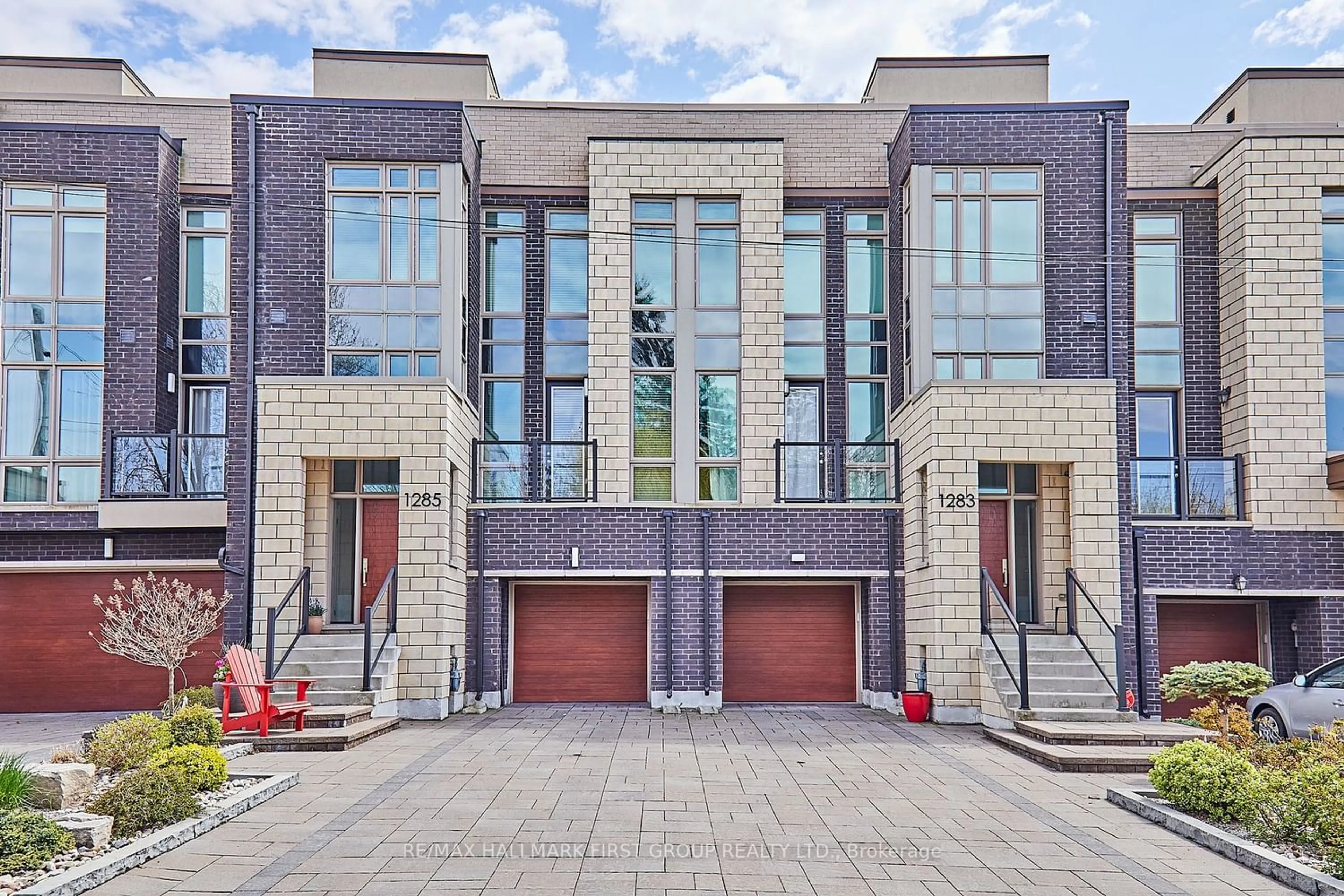 A pic from exterior of the house or condo for 1285 Wharf St, Pickering Ontario L1W 1A2