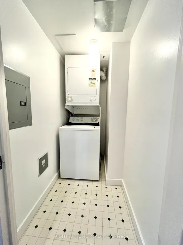 Additional property image - 2800 Warden Ave Unit 1004