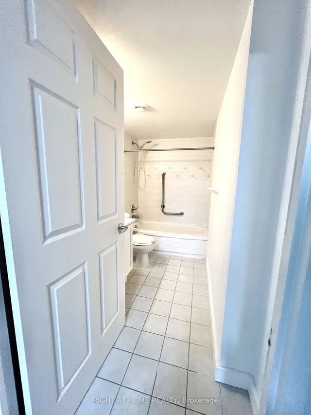 Additional property image - 2800 Warden Ave Unit 1004