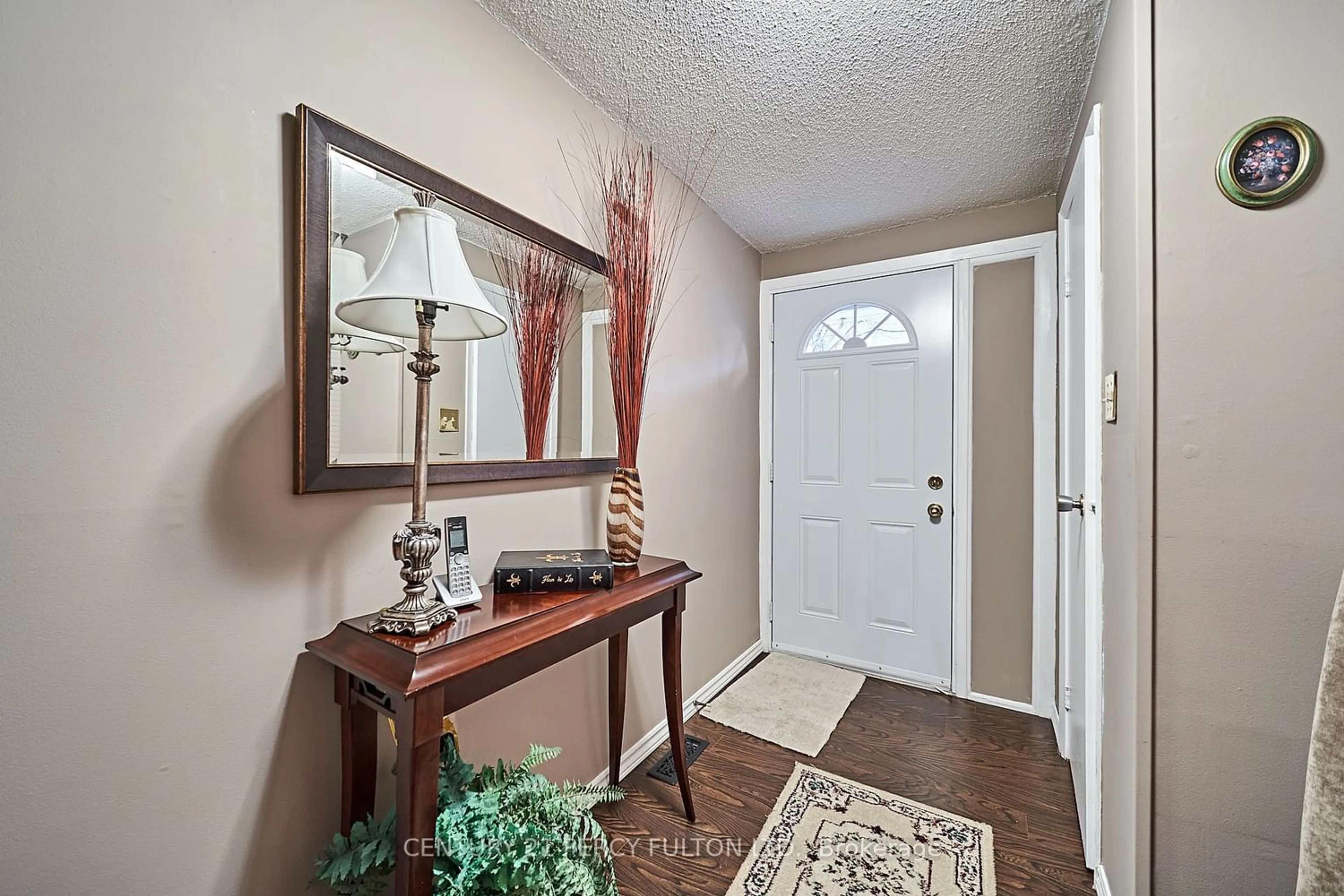 Indoor entryway for 222 Pearson St #44, Oshawa Ontario L1G 7C6