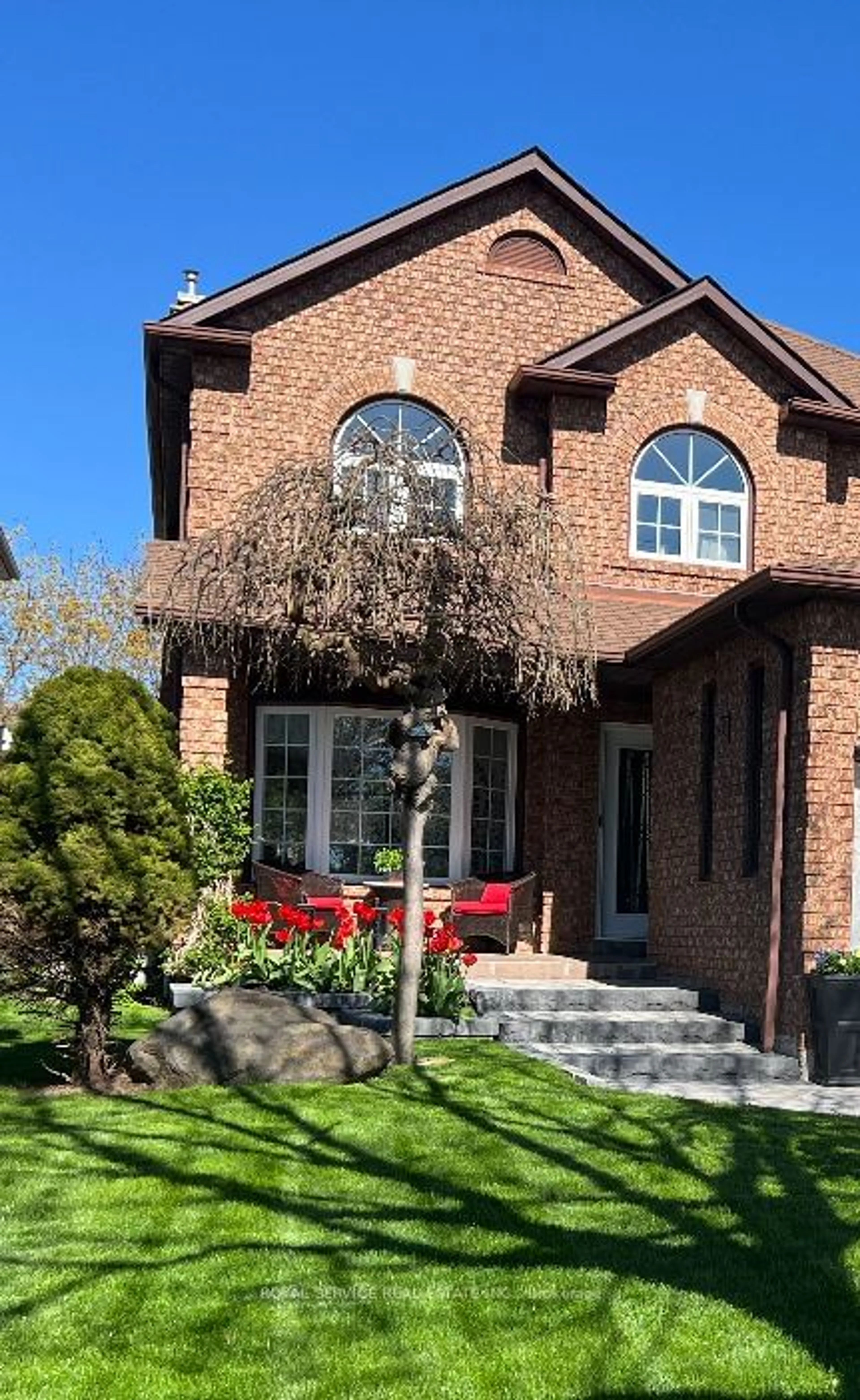 Home with brick exterior material for 32 Clune Pl, Whitby Ontario L1R 2C6
