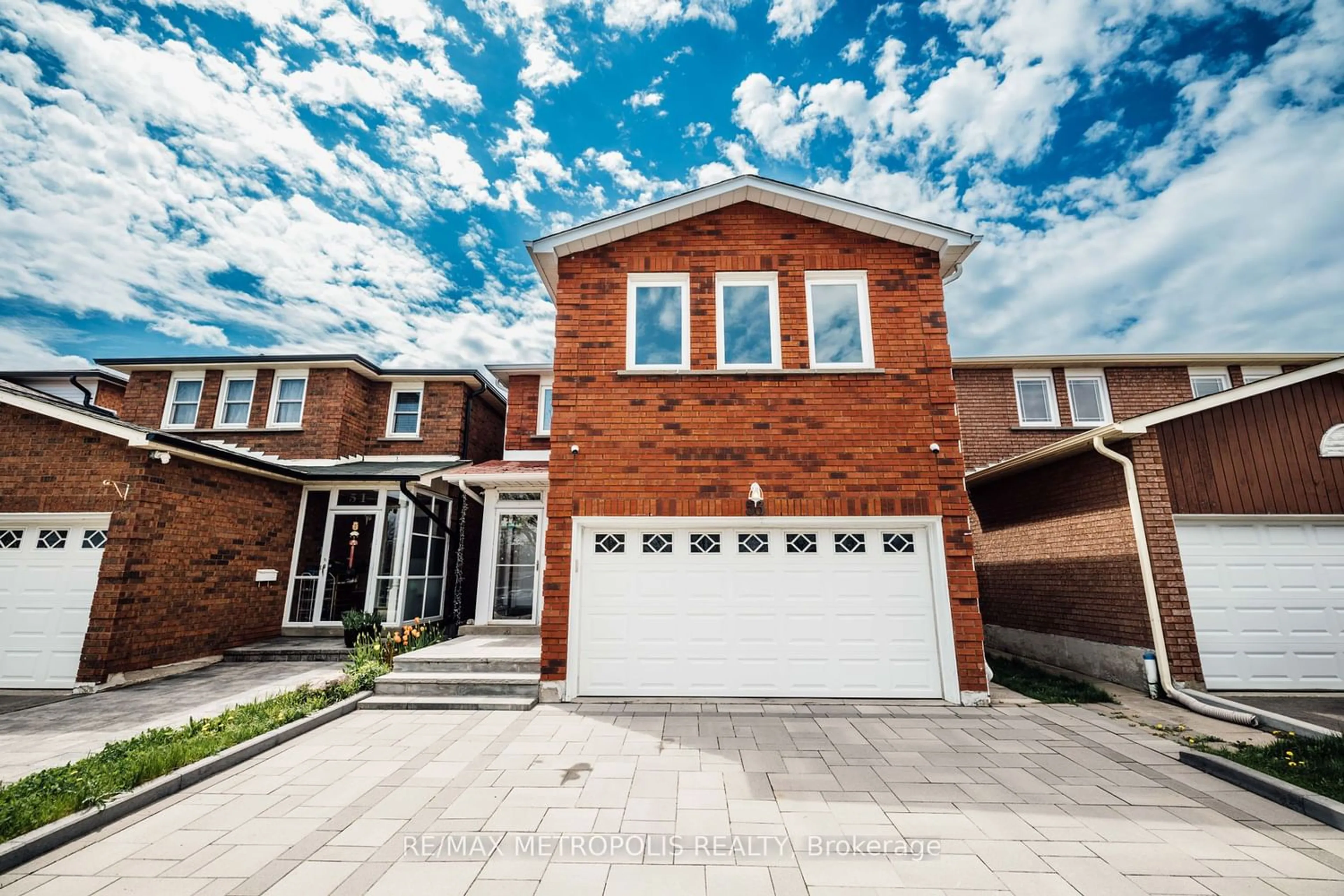 Home with brick exterior material for 53 Alanbull Sq, Toronto Ontario M1V 4M2