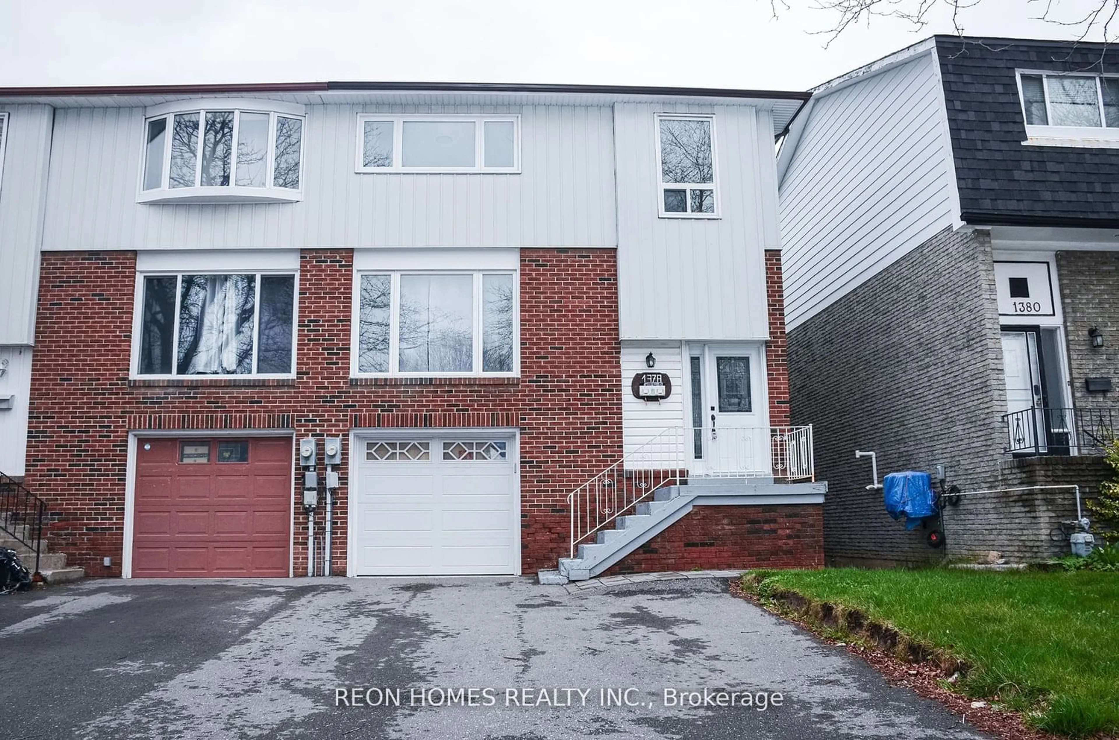 A pic from exterior of the house or condo for 1378 Everton St, Pickering Ontario L1V 2T8