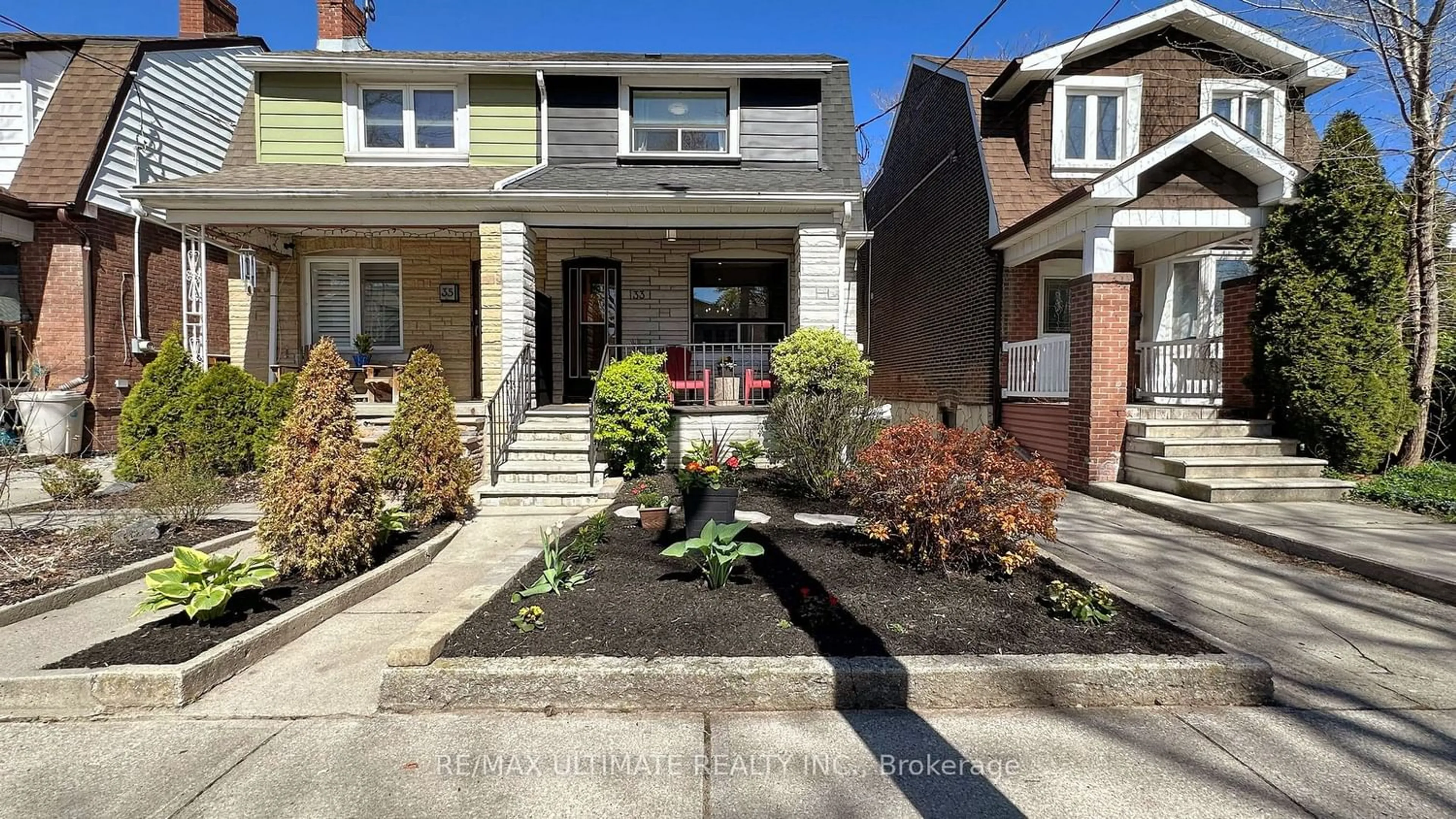 Home with brick exterior material for 33 Glebemount Ave, Toronto Ontario M4C 3R5