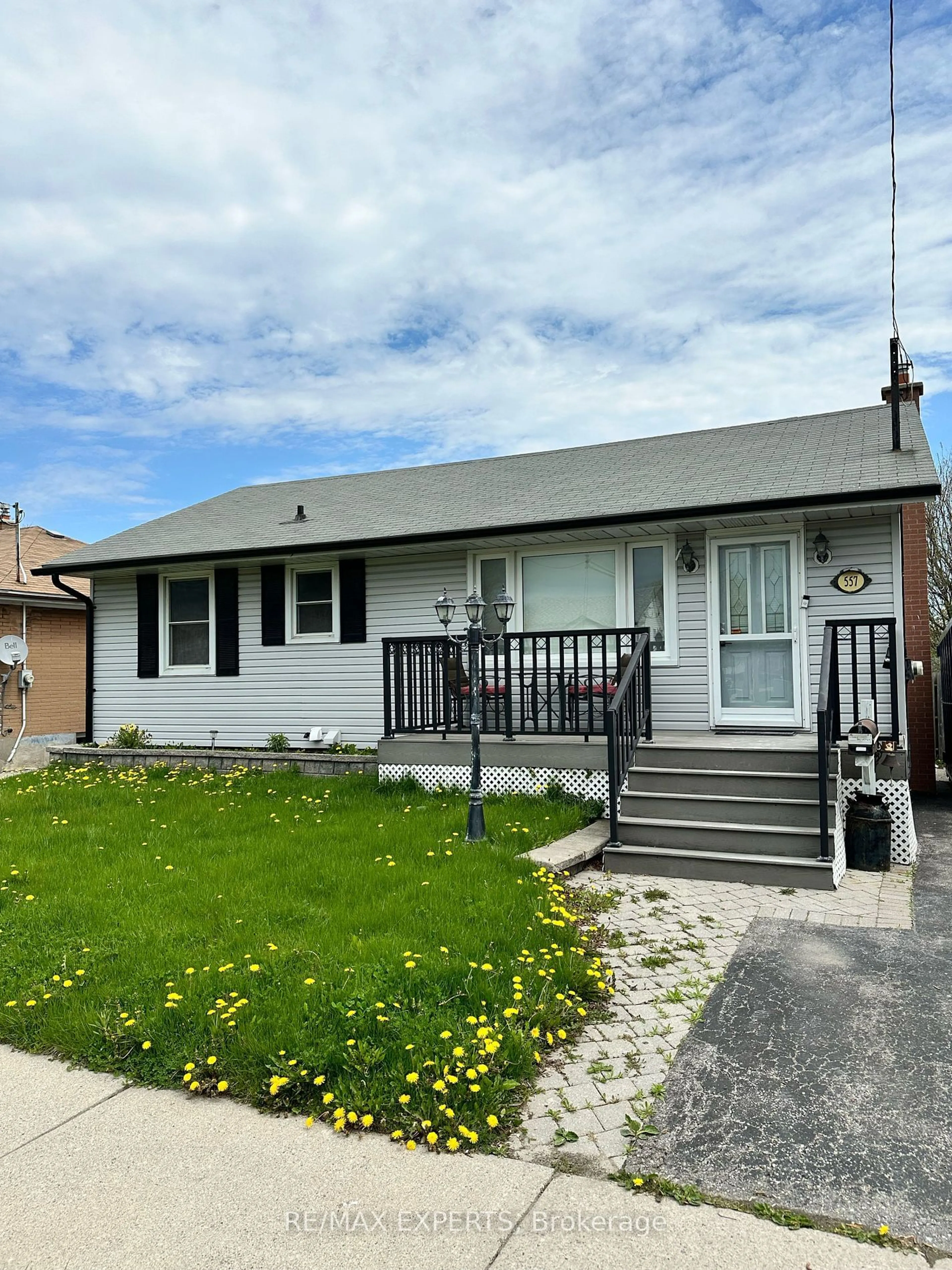 Frontside or backside of a home for 557 Wilson Rd, Ajax Ontario L1H 6E3