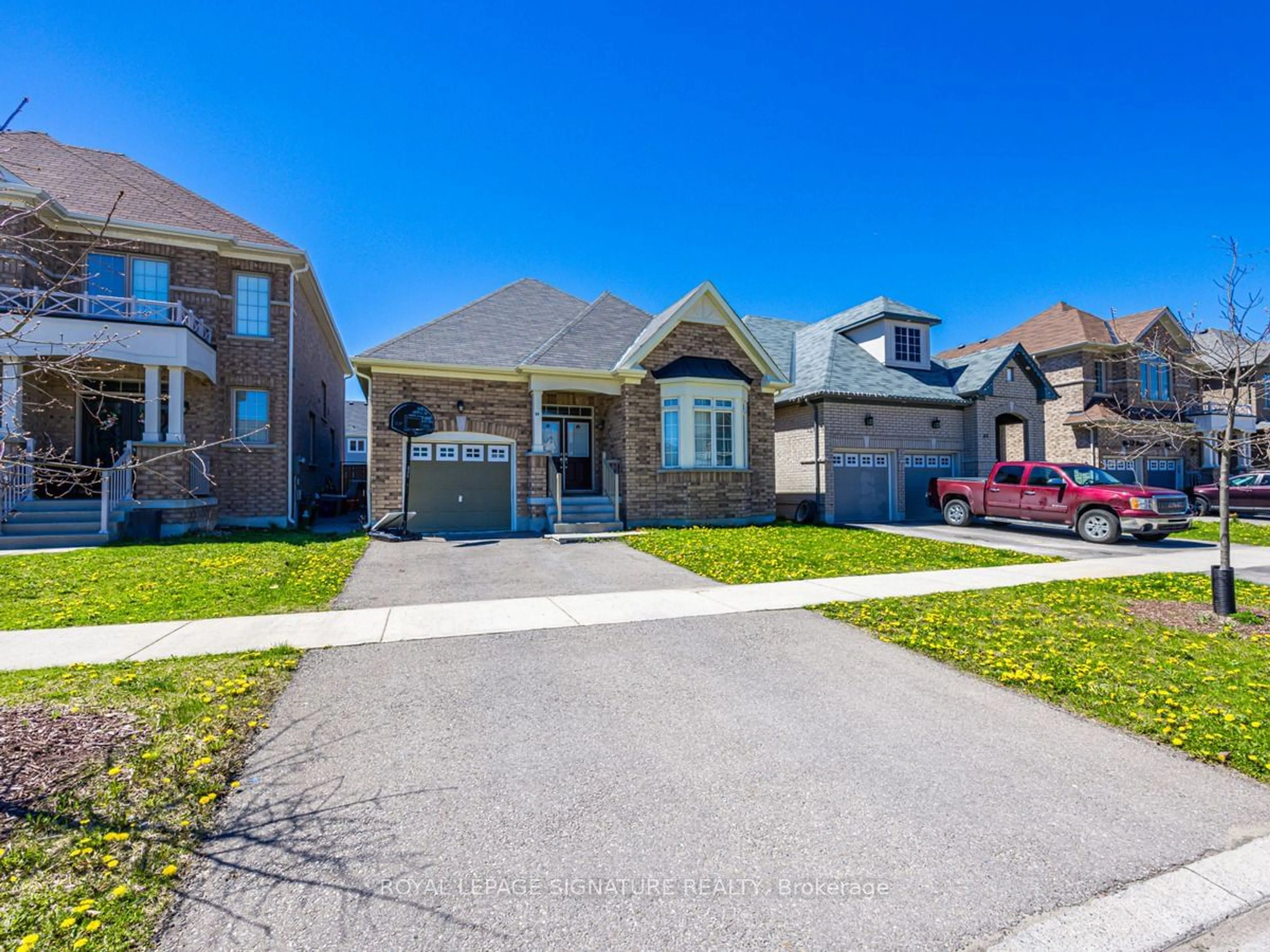 Frontside or backside of a home for 64 Pedwell St, Clarington Ontario L1B 0E1