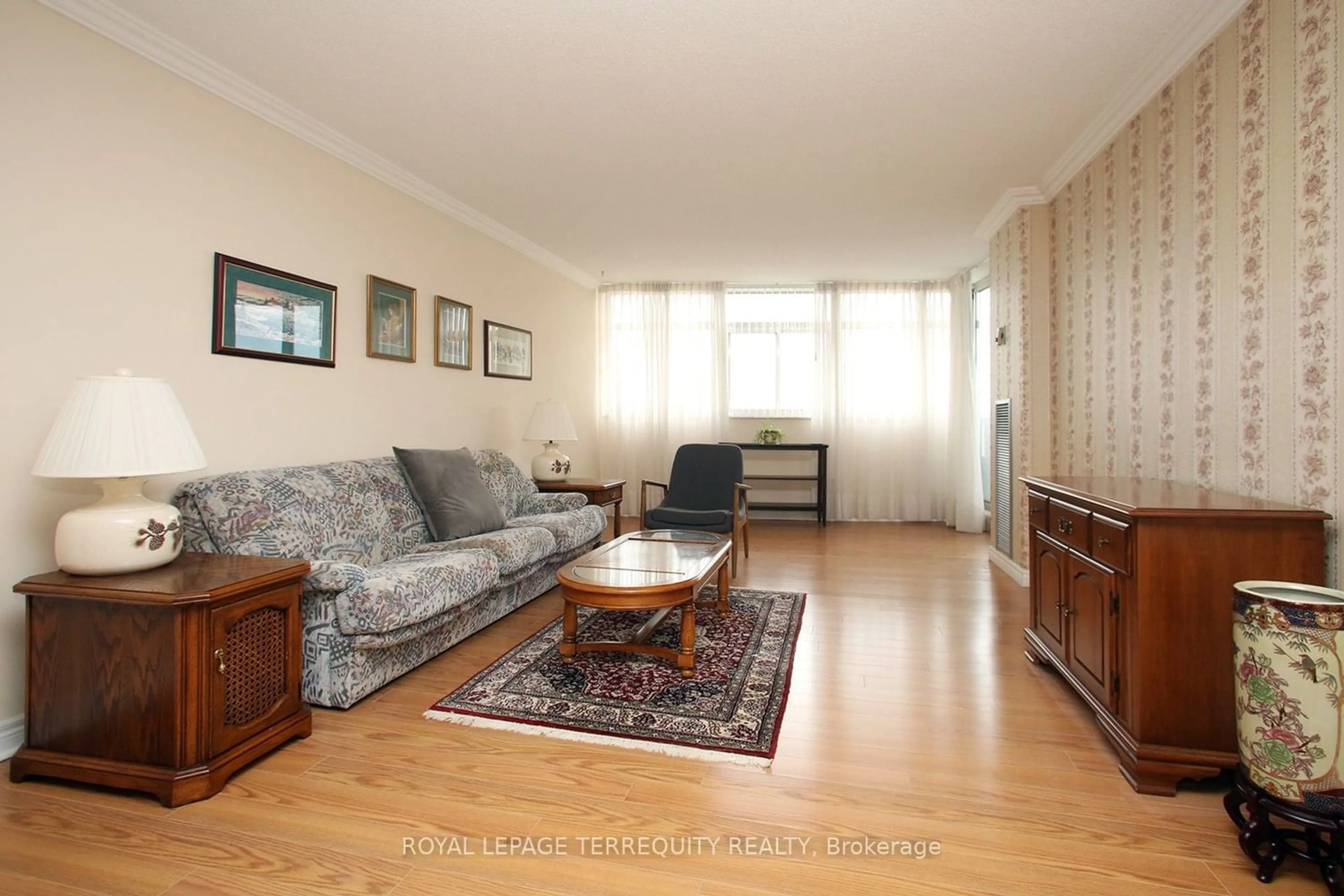 Living room for 3151 Bridletowne Circ #302, Toronto Ontario M1W 2T1