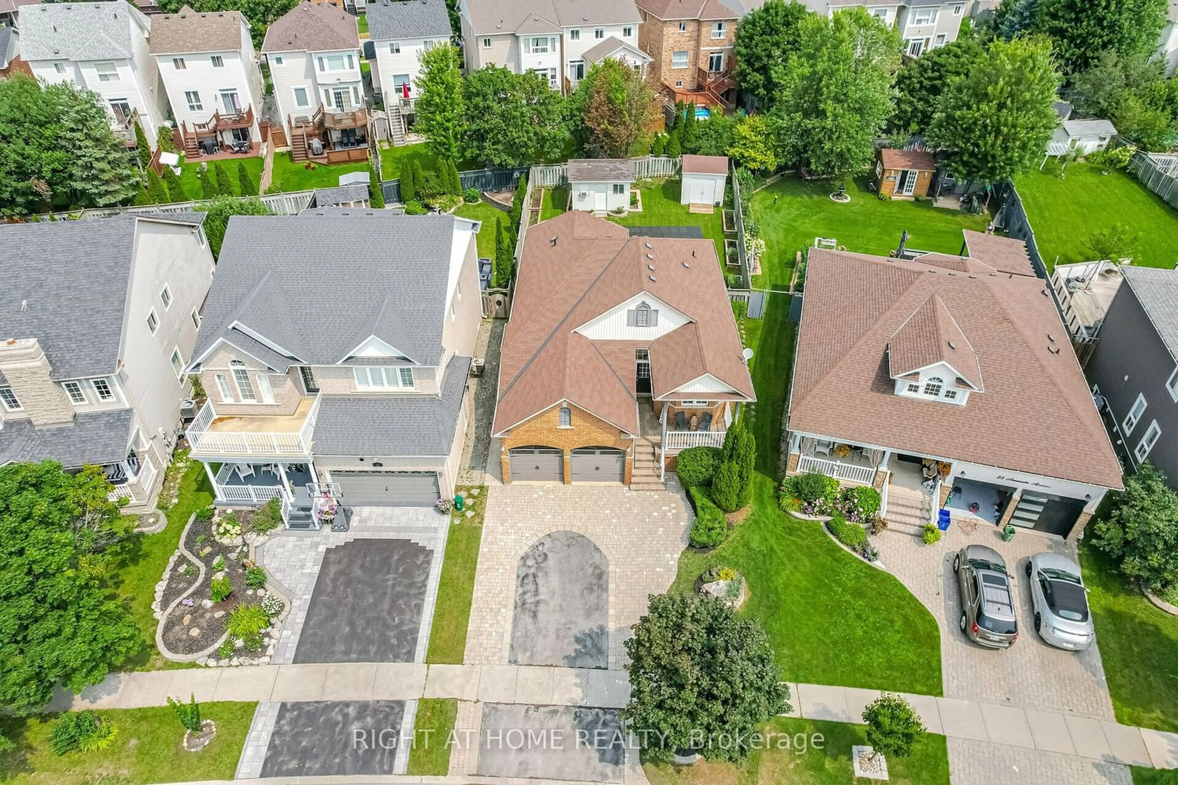 Frontside or backside of a home for 30 Amanda Ave, Whitby Ontario L1M 1K4