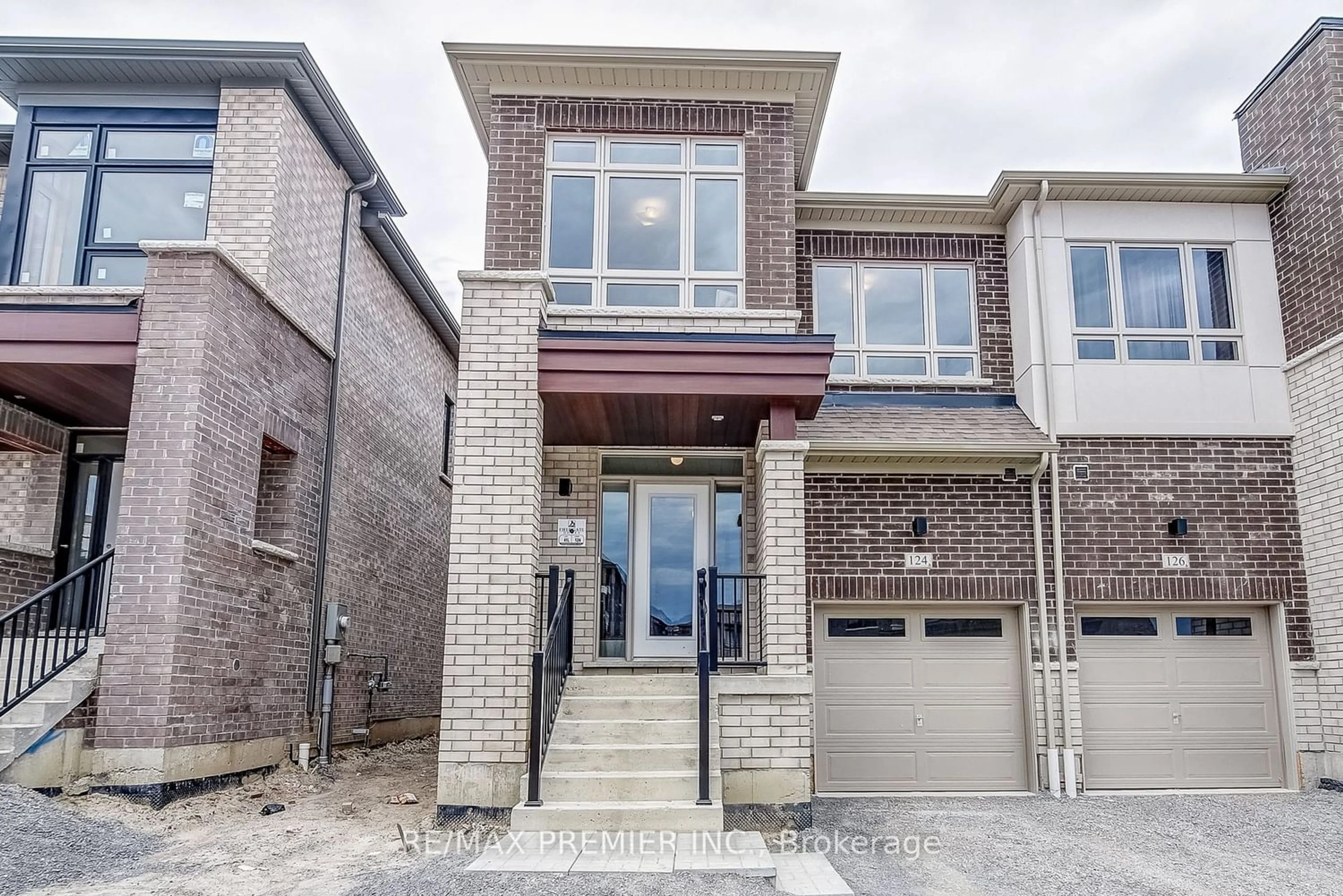 Home with brick exterior material for 124 Armilia Pl, Whitby Ontario L1P 0P7