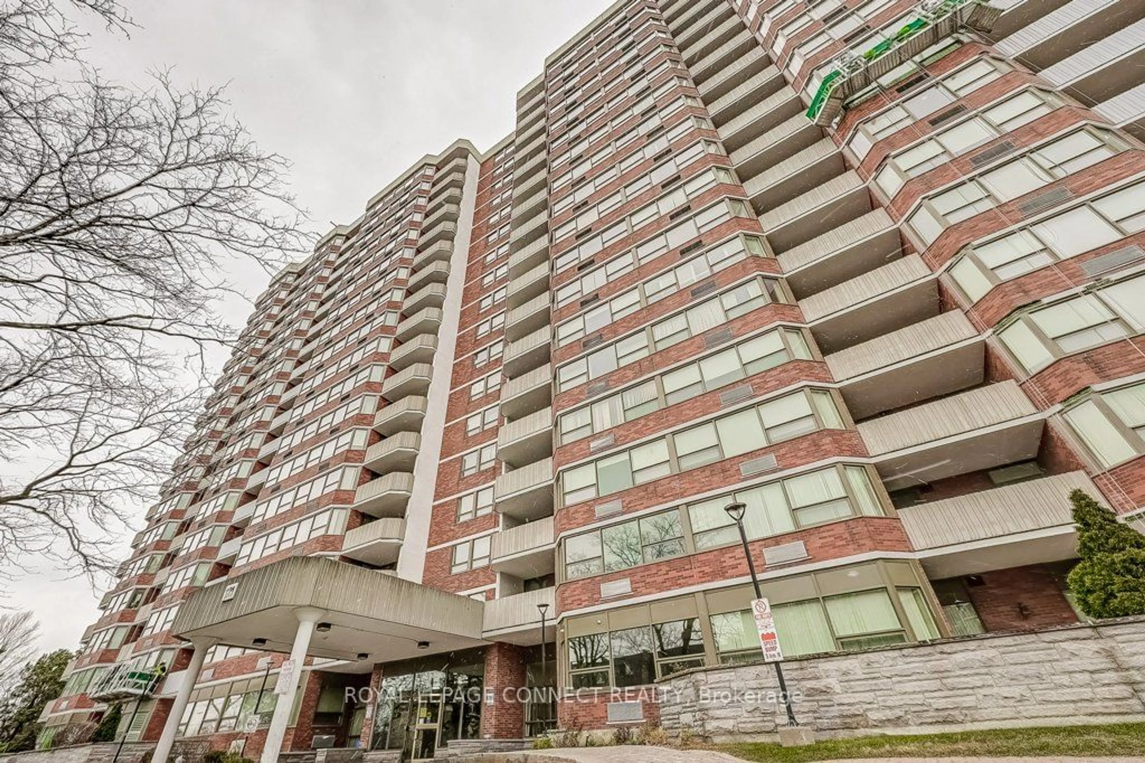A pic from exterior of the house or condo for 121 Ling Rd #601, Toronto Ontario M1E 2P1