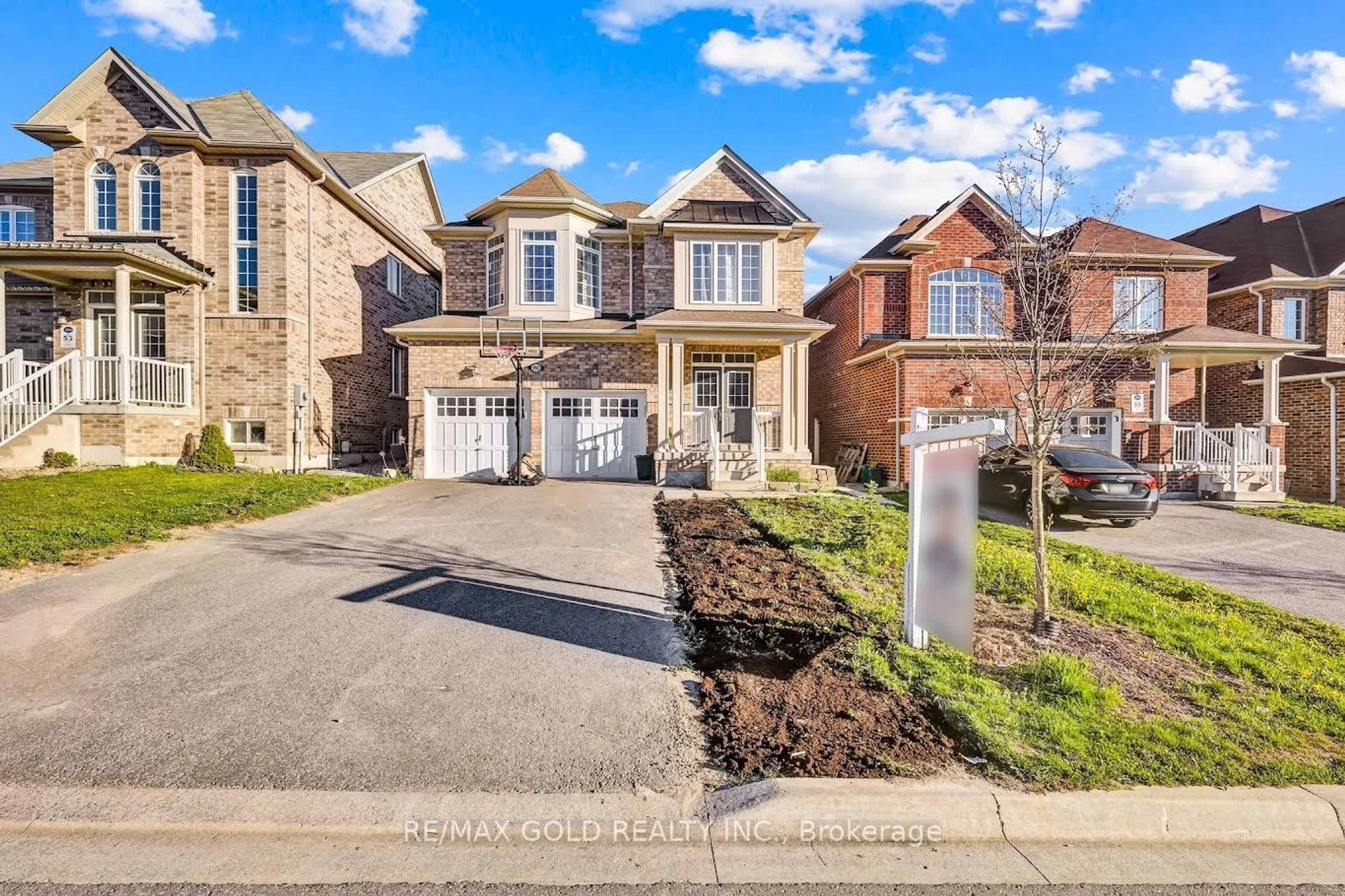 Home with brick exterior material for 992 Wrenwood Dr, Oshawa Ontario L1K 0Y1