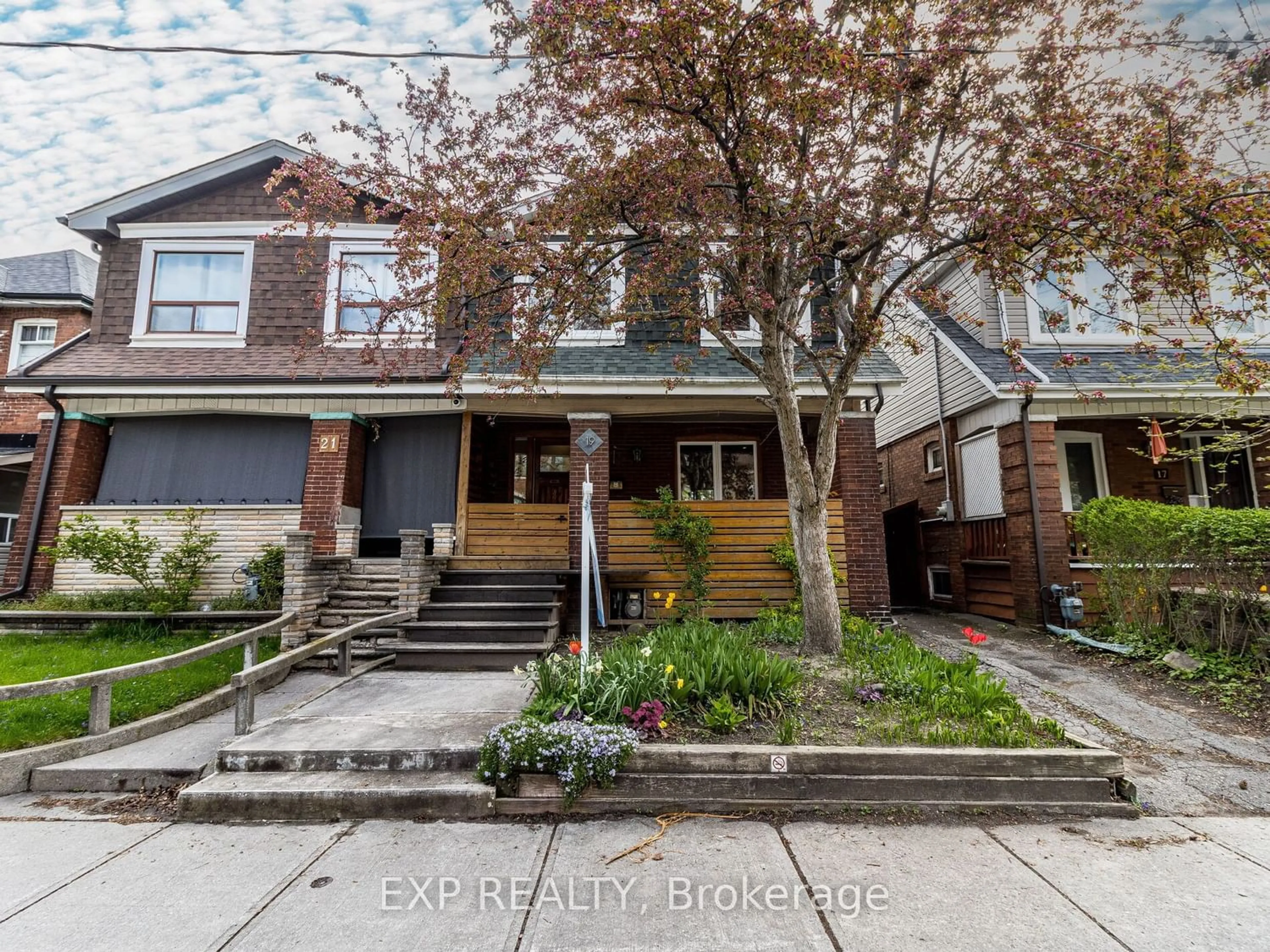 Frontside or backside of a home for 19 Phin Ave, Toronto Ontario M4J 3T1