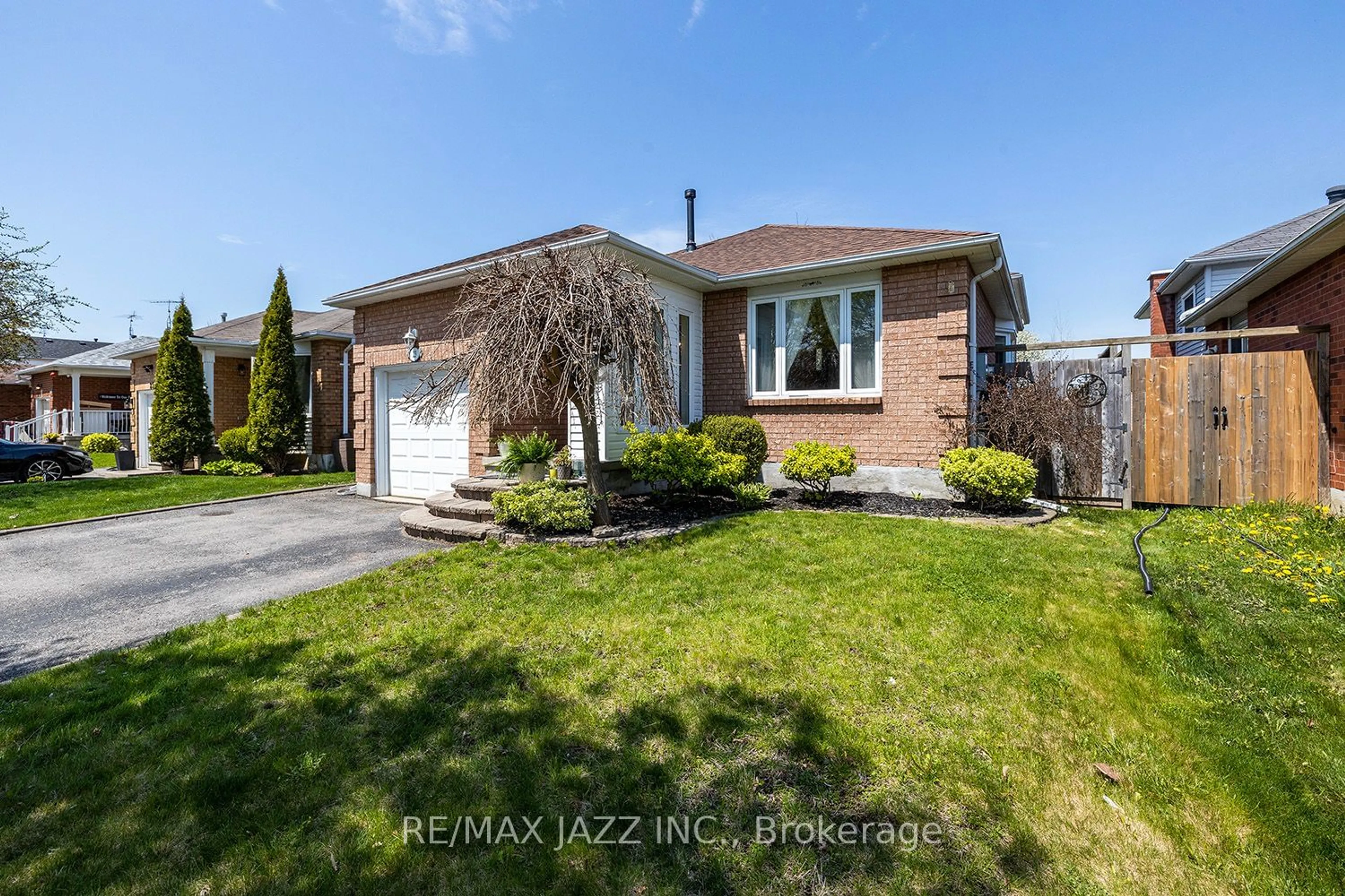 Frontside or backside of a home for 23 Stirling Ave, Clarington Ontario L1E 1X7
