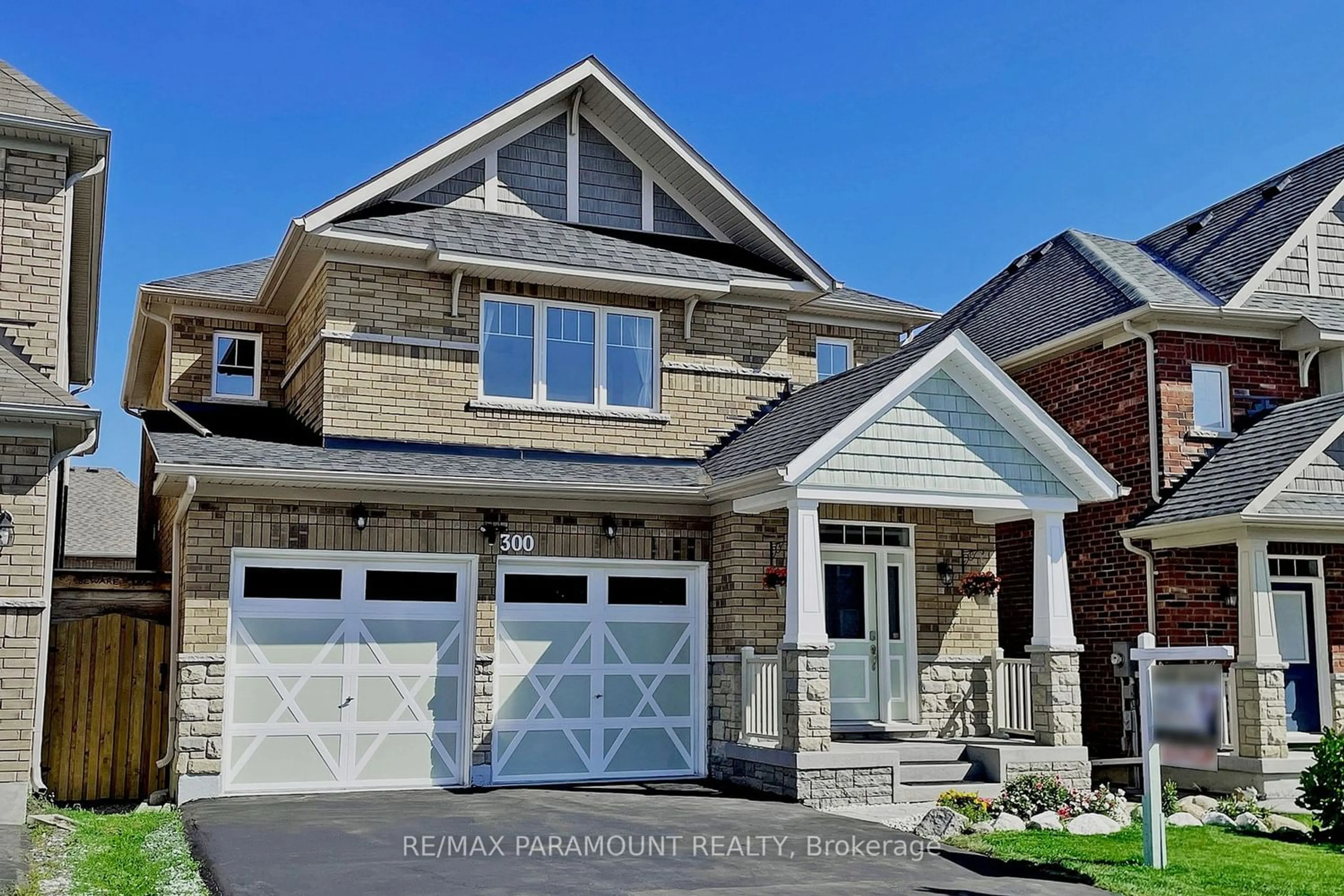 Home with brick exterior material for 300 Pimlico Dr, Oshawa Ontario L1H 7K4