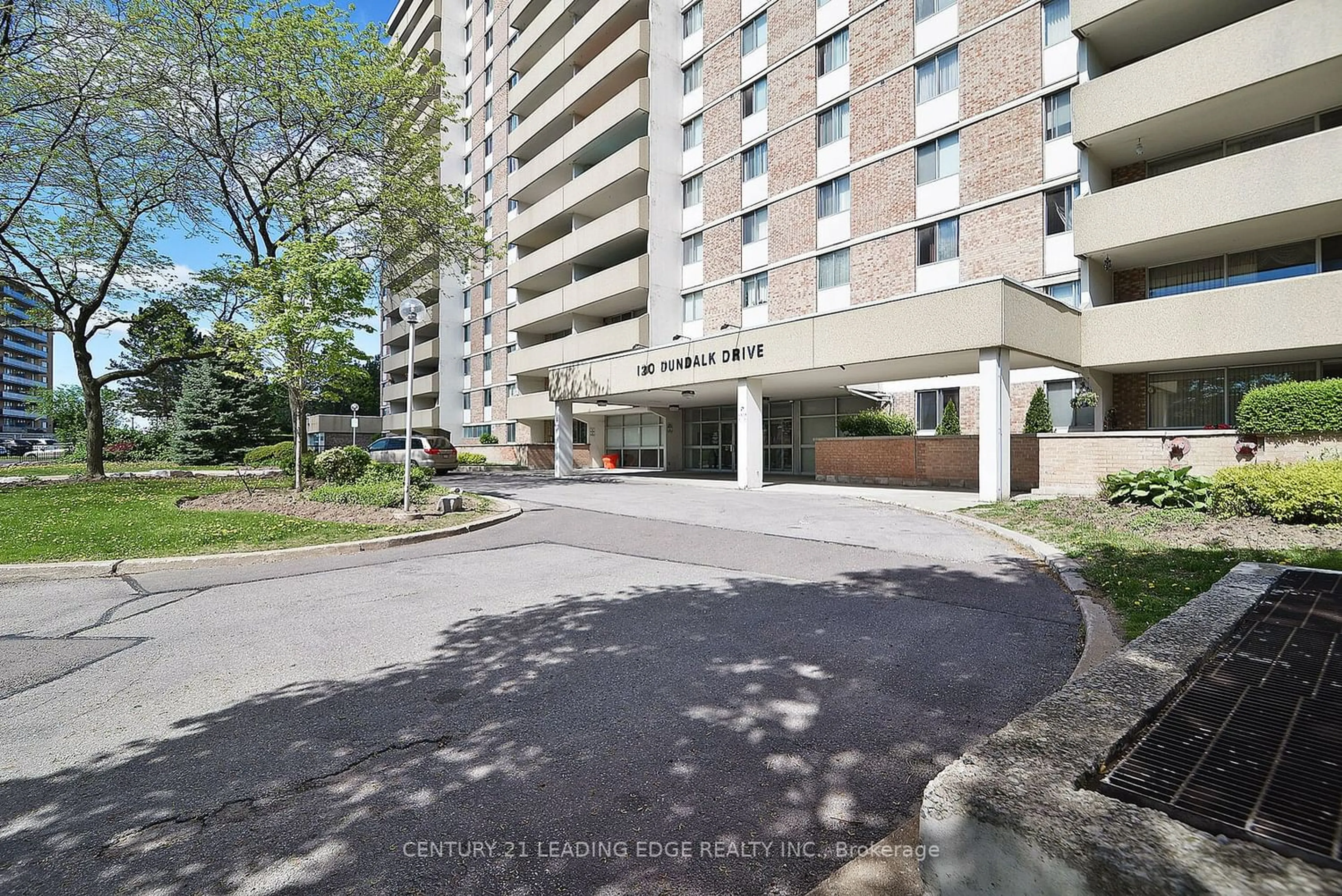 A pic from exterior of the house or condo for 120 Dundalk Dr #402, Toronto Ontario M1P 4V9