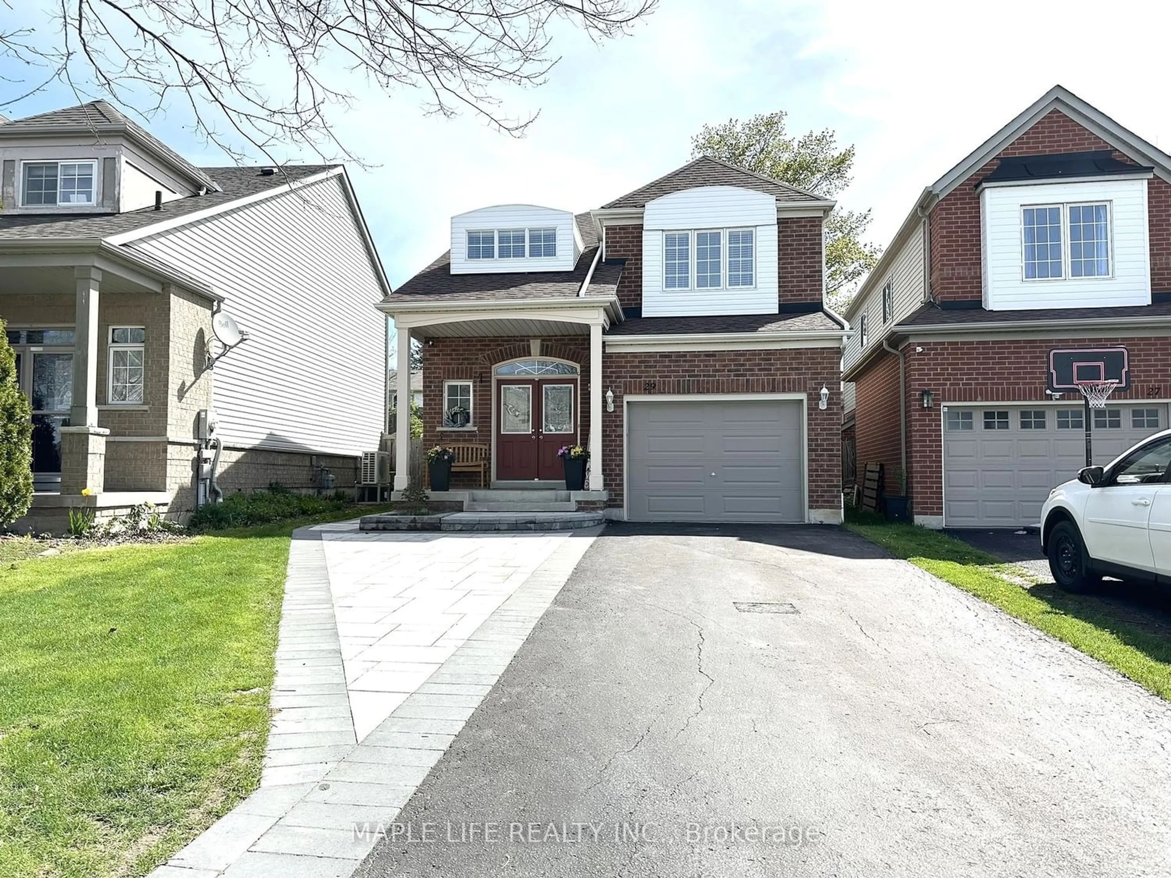 Frontside or backside of a home for 29 Lonsdale Crt, Whitby Ontario L1P 1R8