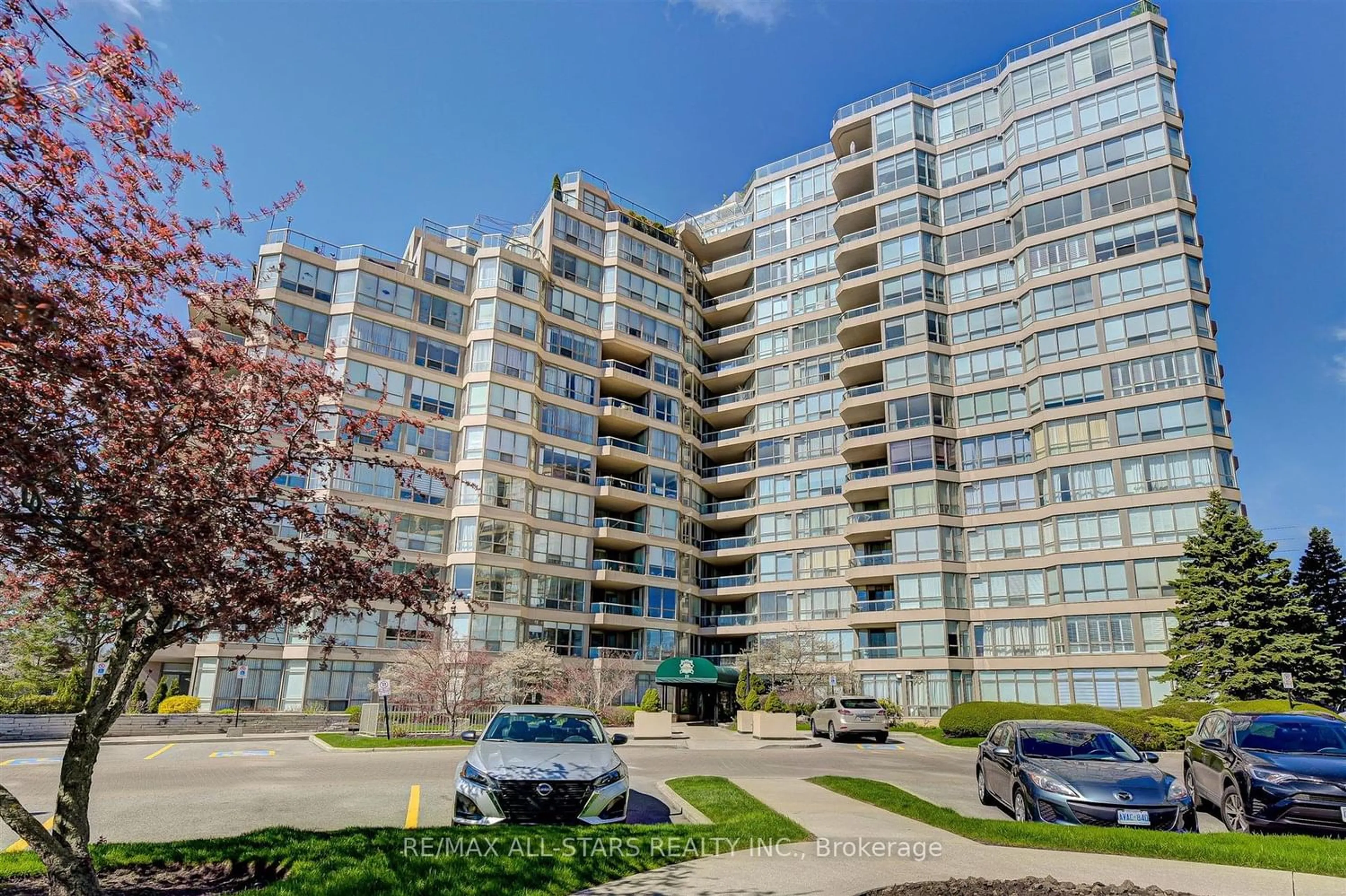 A pic from exterior of the house or condo for 10 Guildwood Pkwy #1422, Toronto Ontario M1E 5B5