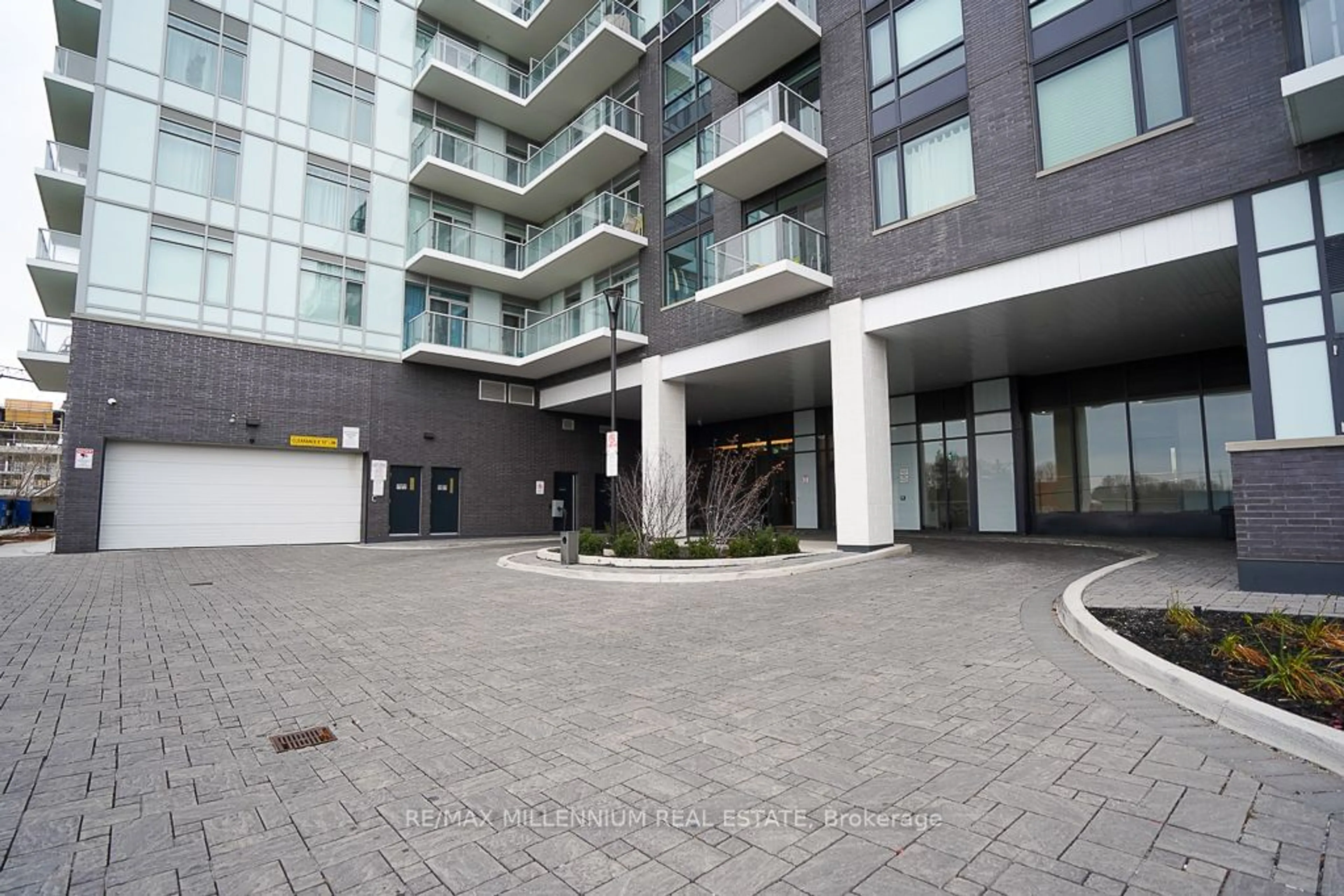 Outside view for 3220 Sheppard Ave #414, Toronto Ontario M1T 0B7