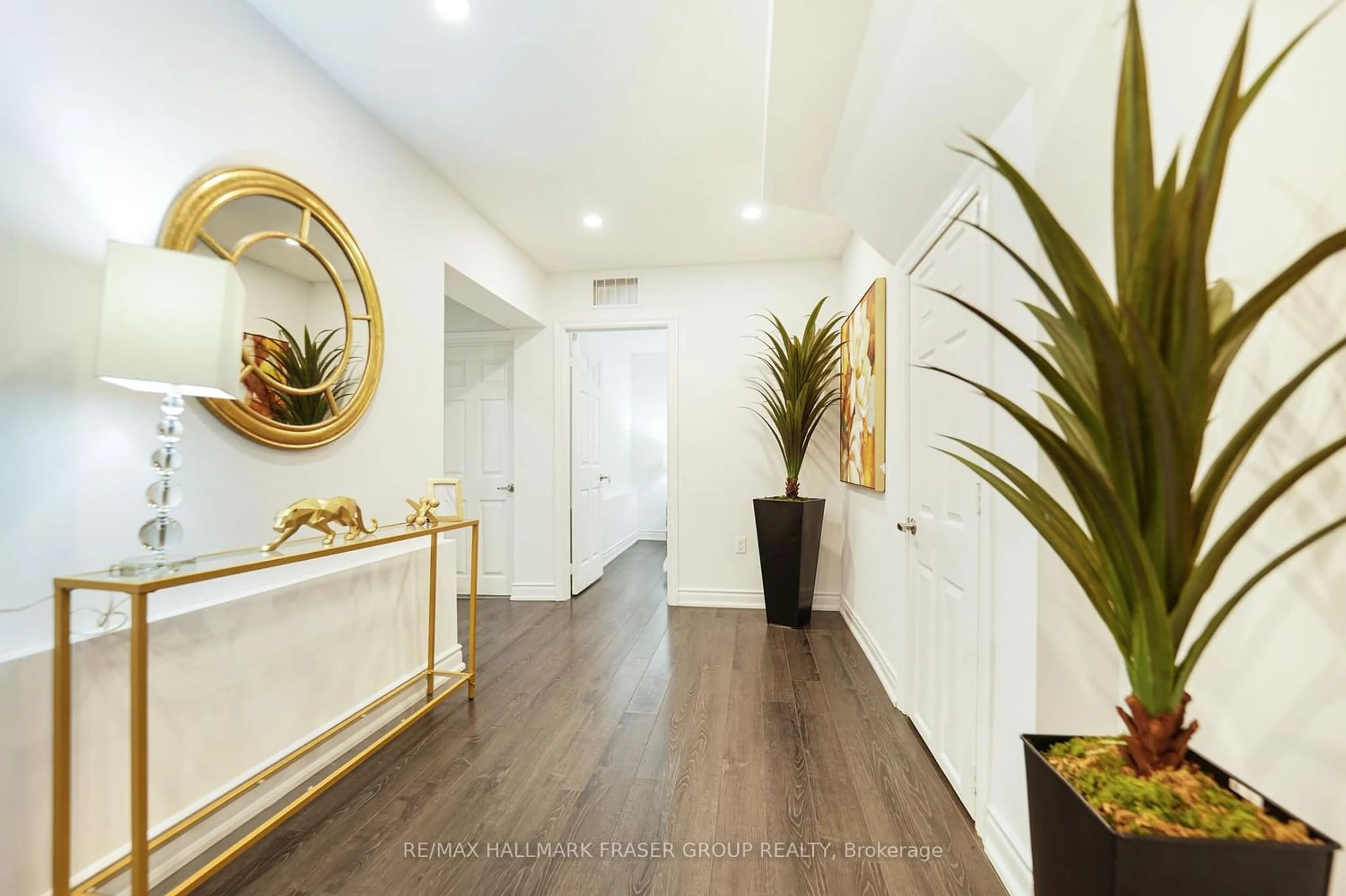 Indoor entryway for 71 Cass Ave #37, Toronto Ontario M1T 3P8