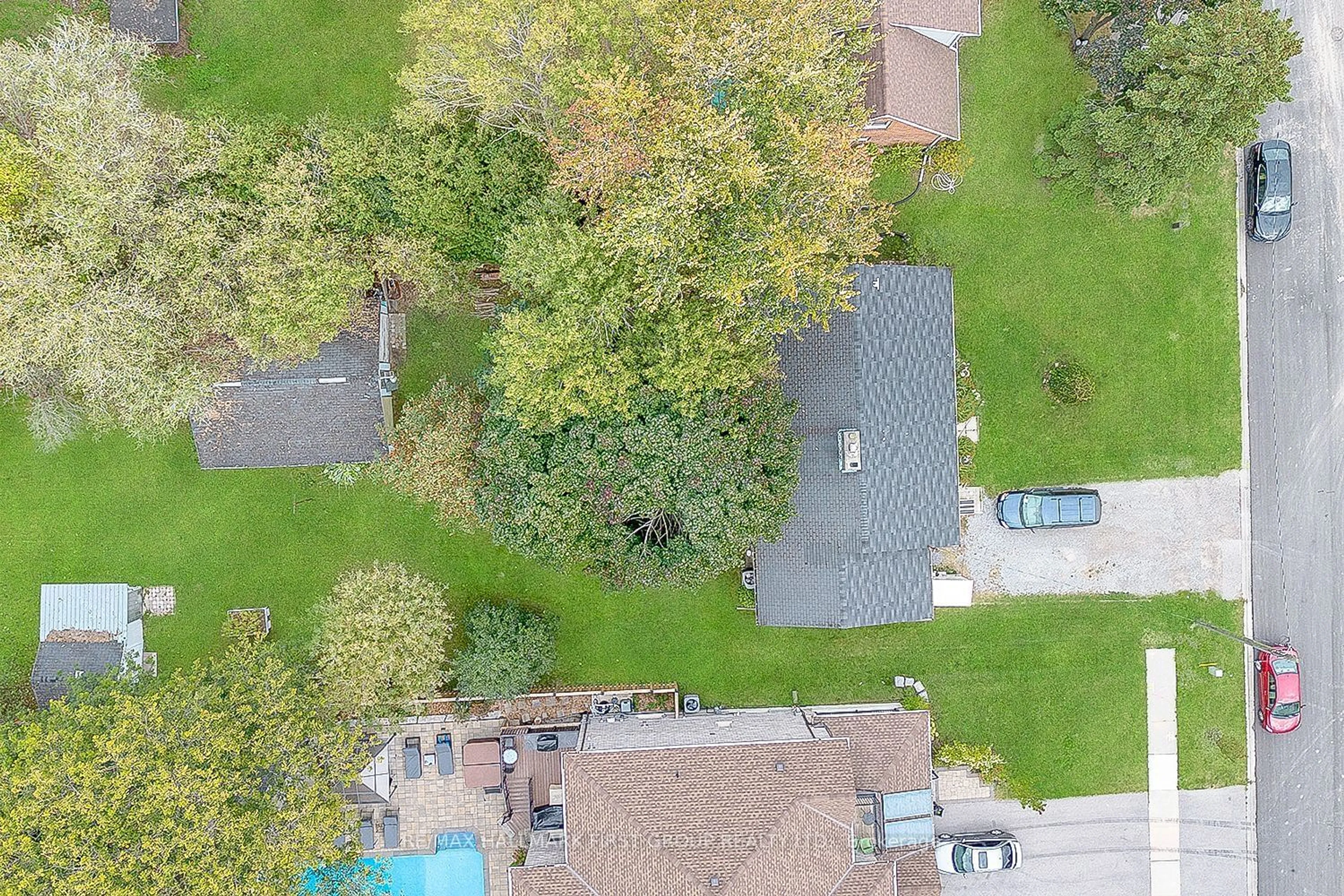 Frontside or backside of a home for 8 Grayson Rd, Ajax Ontario L1Z 1E4