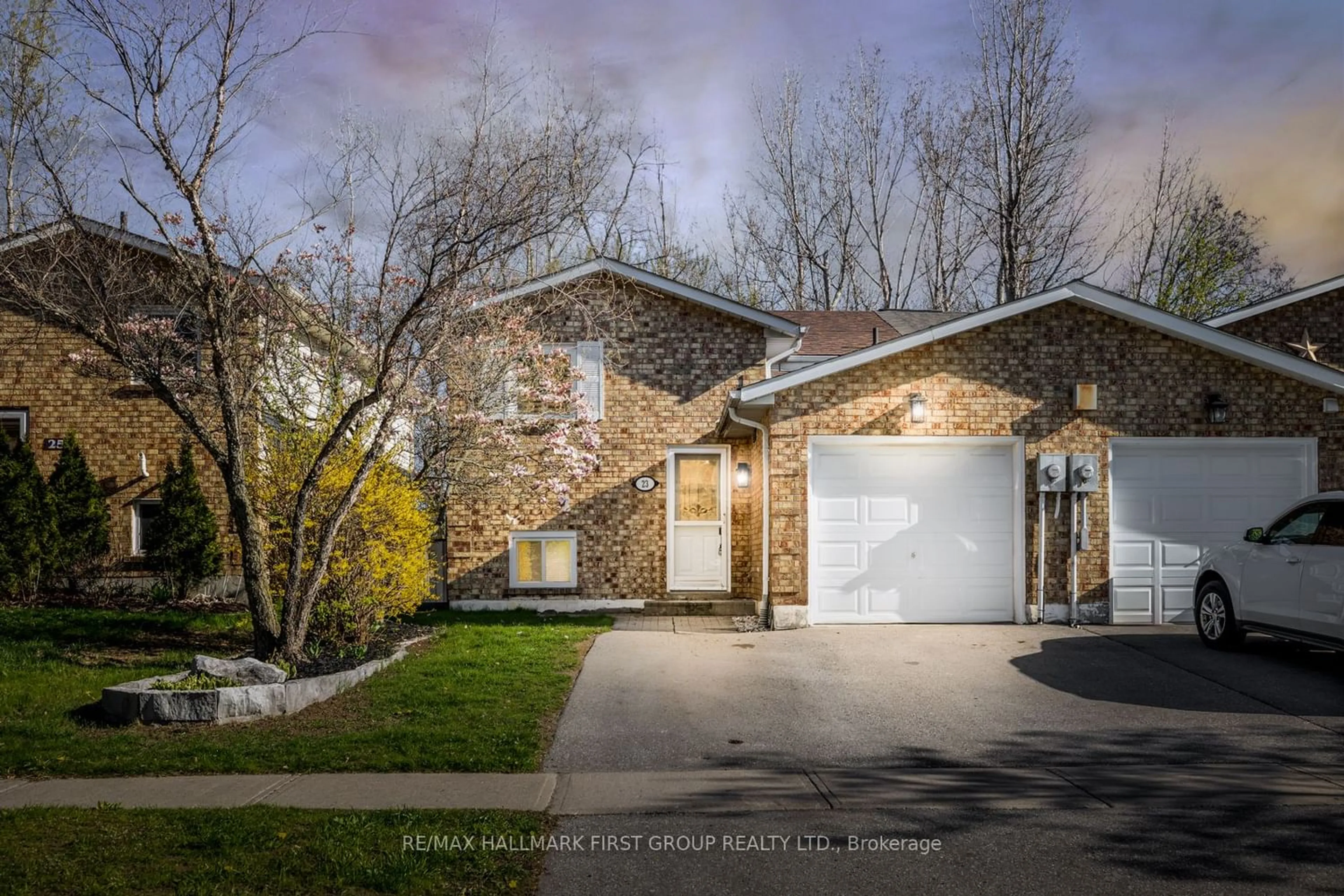Frontside or backside of a home for 23 Hartsfield Dr, Clarington Ontario L1E 1M8