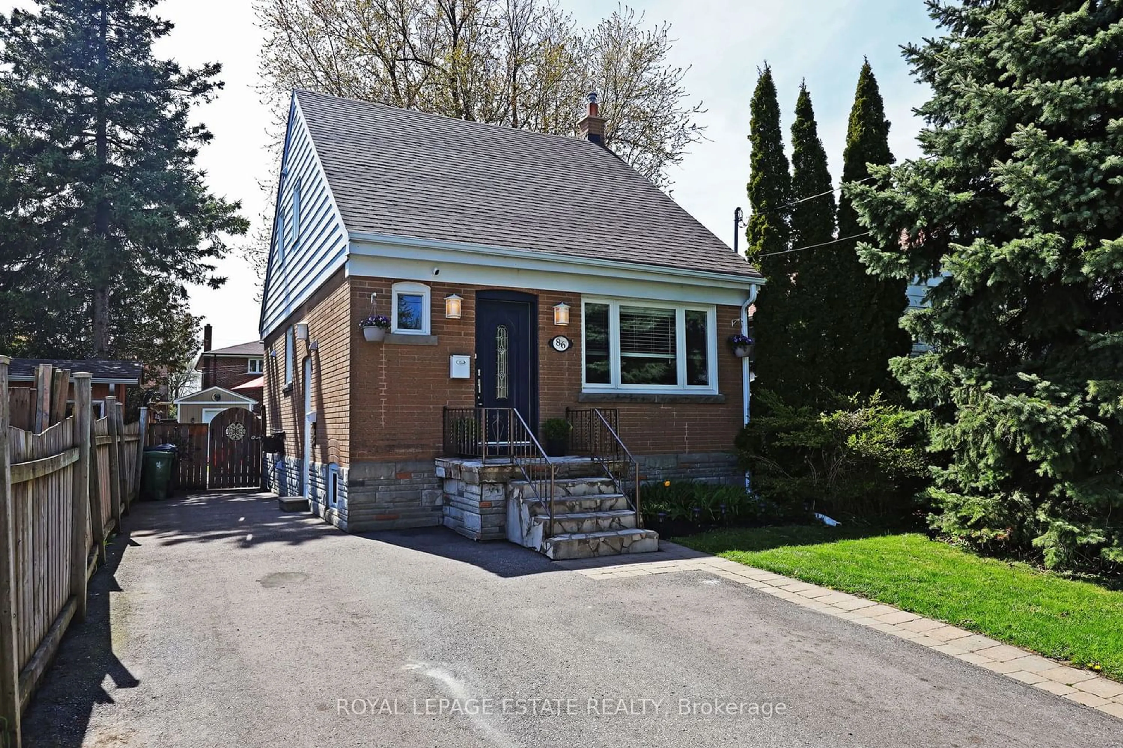 Home with brick exterior material for 86 Sharpe St, Toronto Ontario M1N 3V1