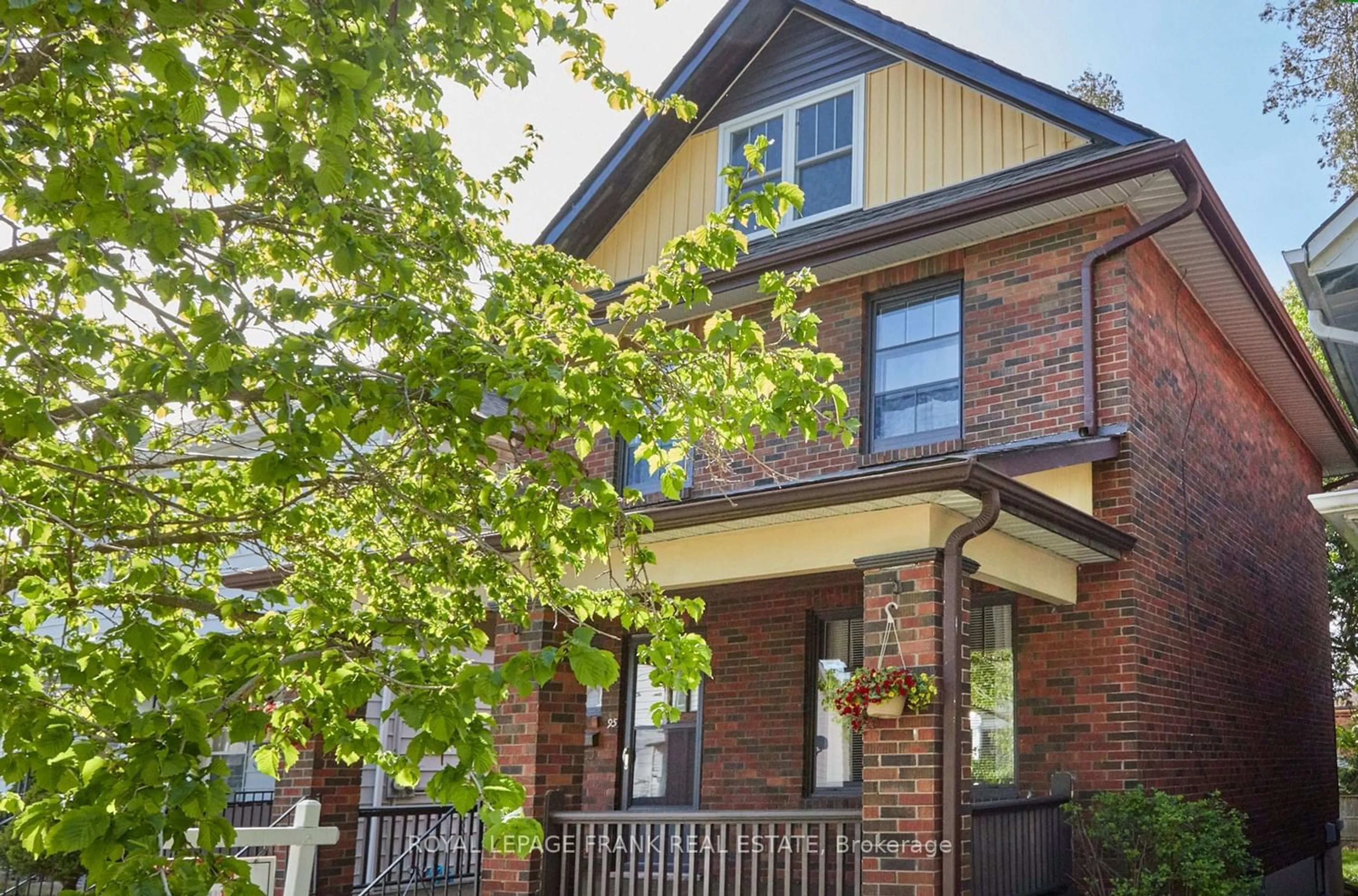 Home with brick exterior material for 95 Agnes St, Oshawa Ontario L1G 1V3